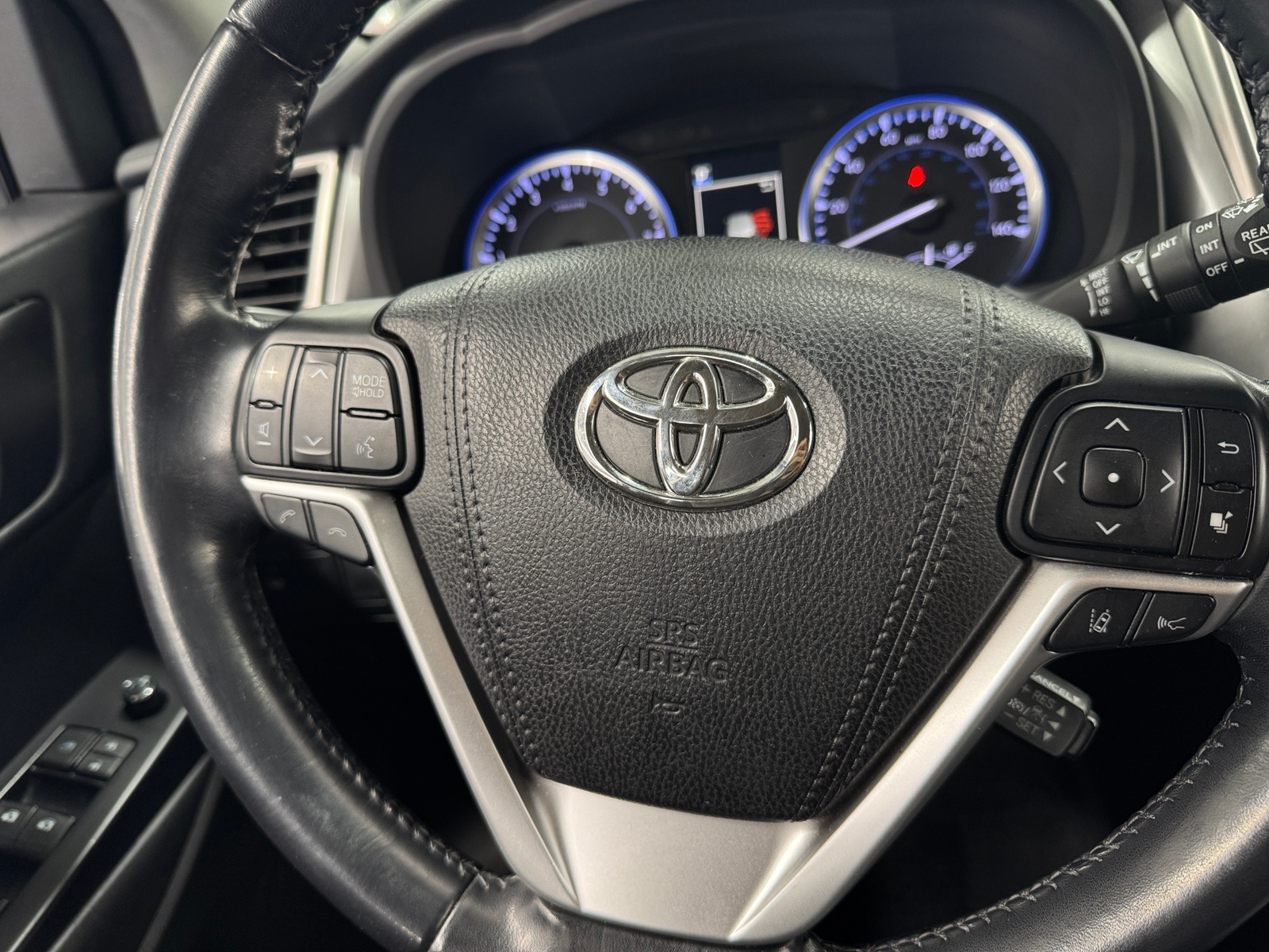 Thumbnail: 2018 Toyota Highlander - 4