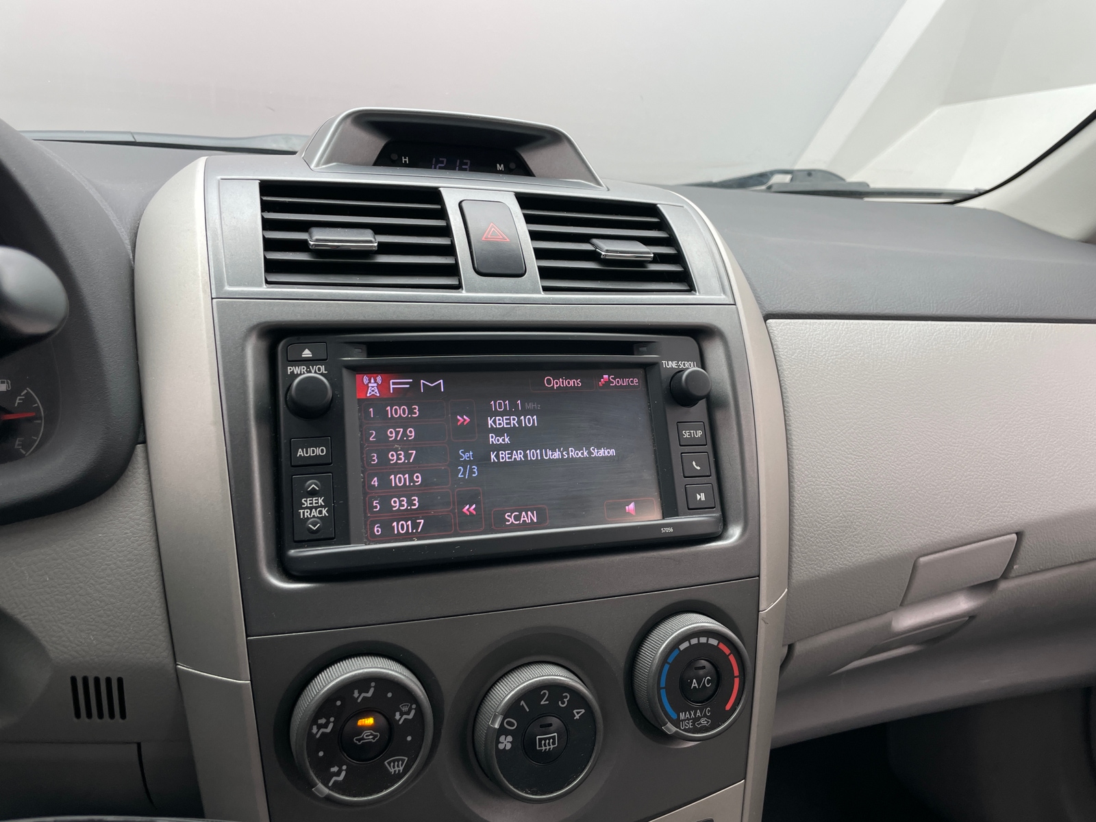 Thumbnail: 2013 Toyota Corolla - 4