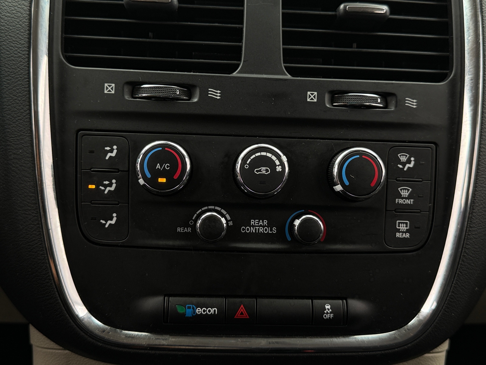 Thumbnail: 2019 Dodge Grand Caravan - 4