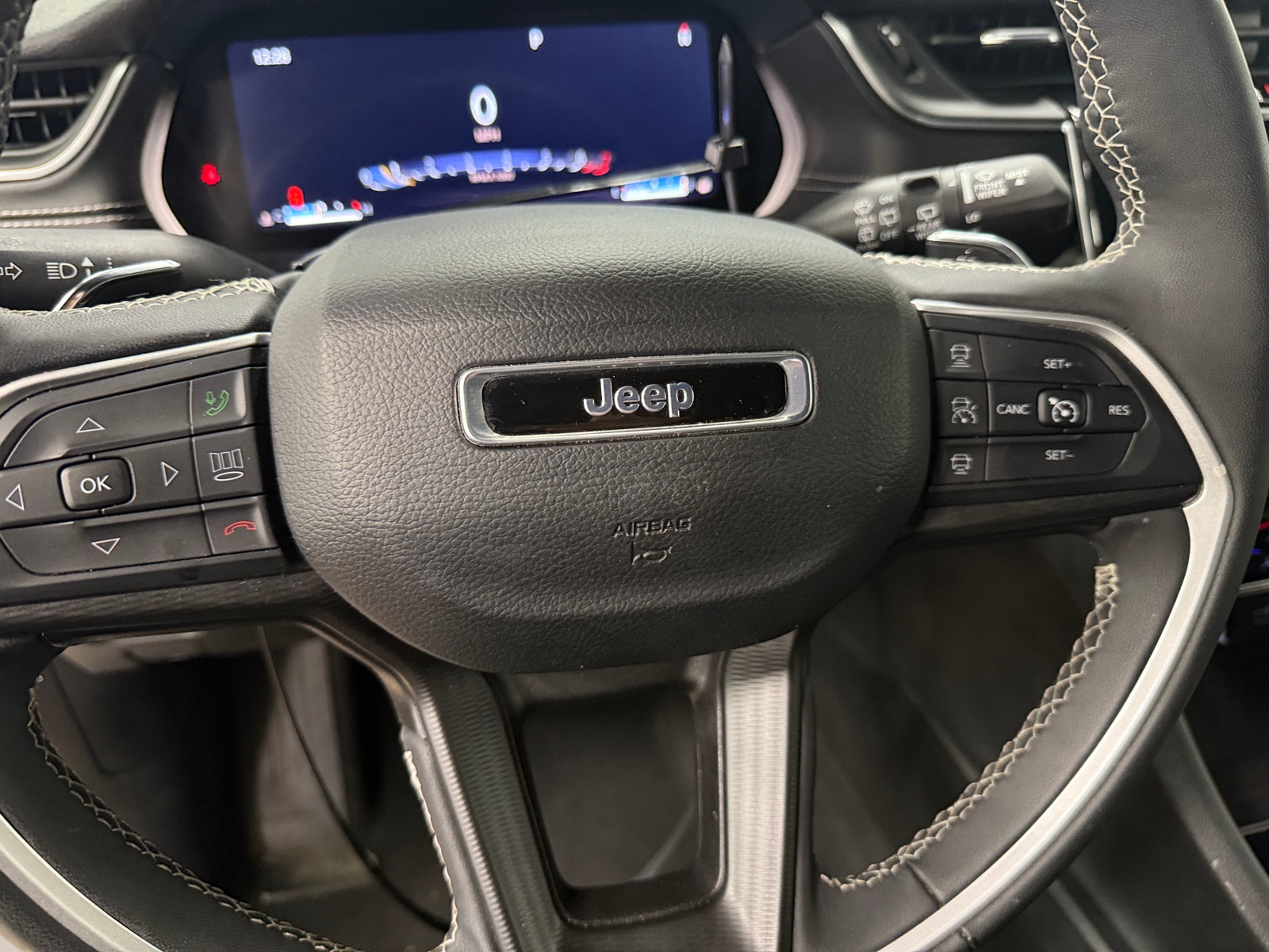 Thumbnail: 2024 Jeep Grand Cherokee L - 4