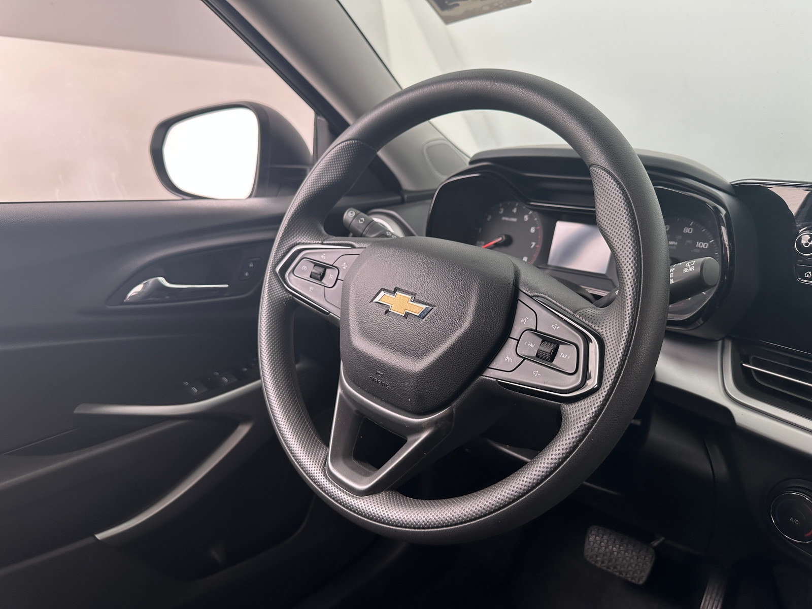 Thumbnail: 2025 Chevrolet Trax - 5