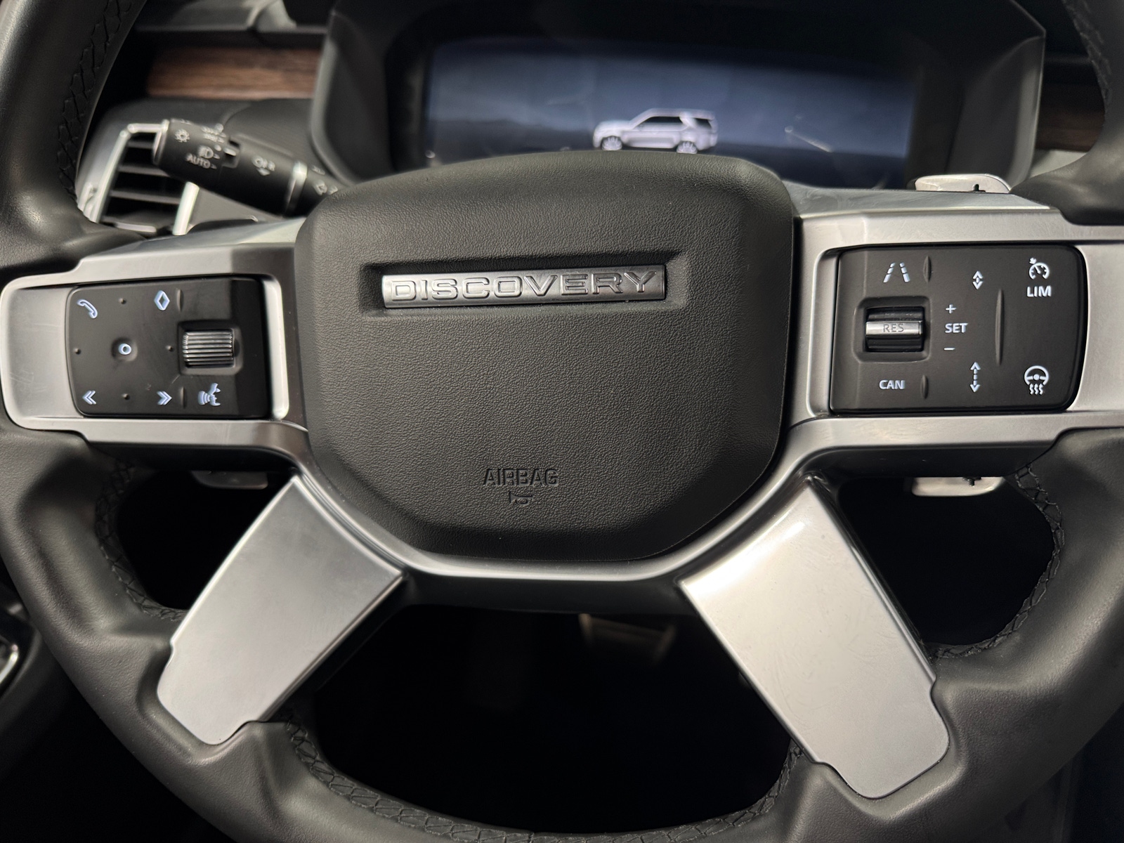 Thumbnail: 2024 Land Rover Discovery - 4
