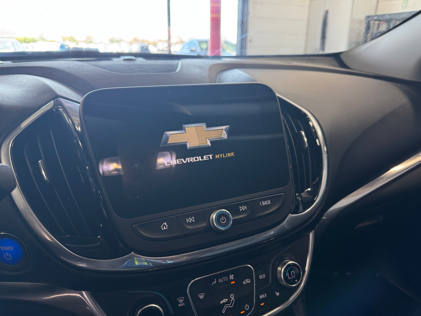 Thumbnail: 2018 Chevrolet Volt - 3