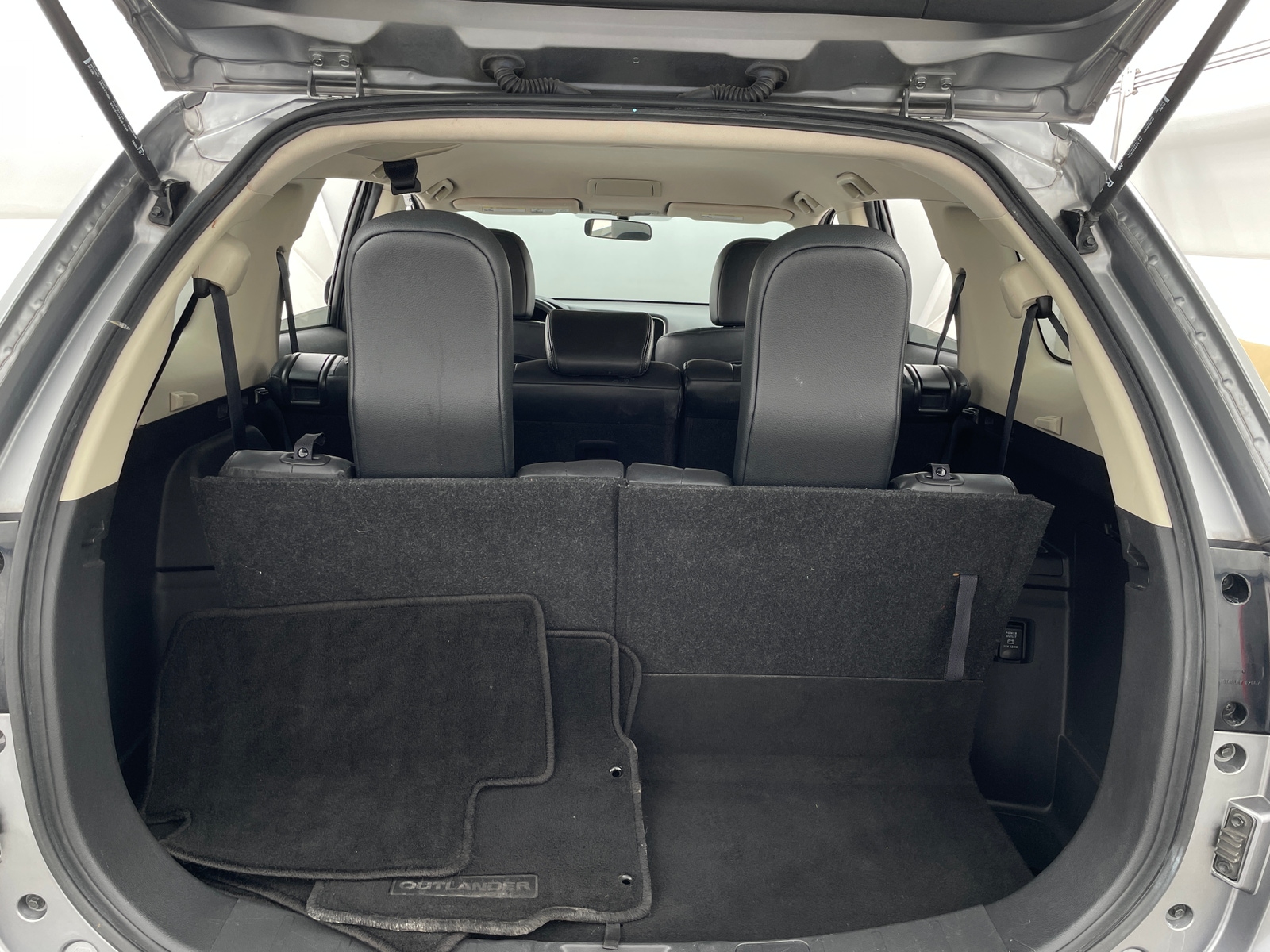 Thumbnail: 2019 Mitsubishi Outlander - 7