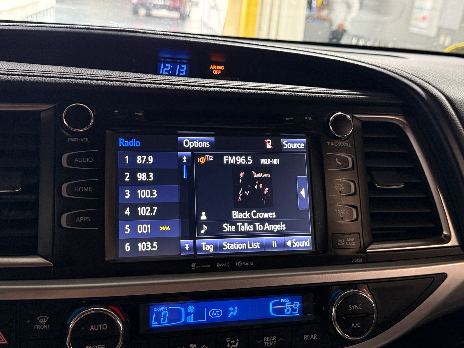 Thumbnail: 2016 Toyota Highlander - 3