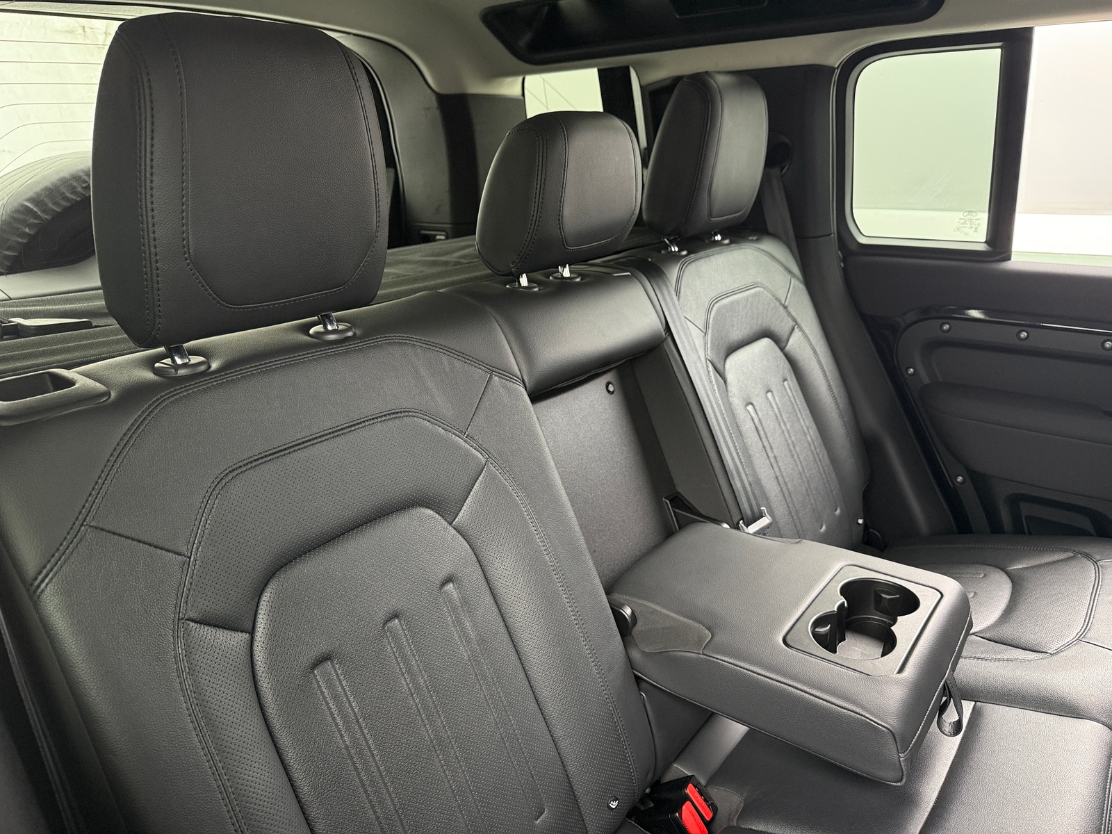 Thumbnail: 2022 Land Rover Defender - 5