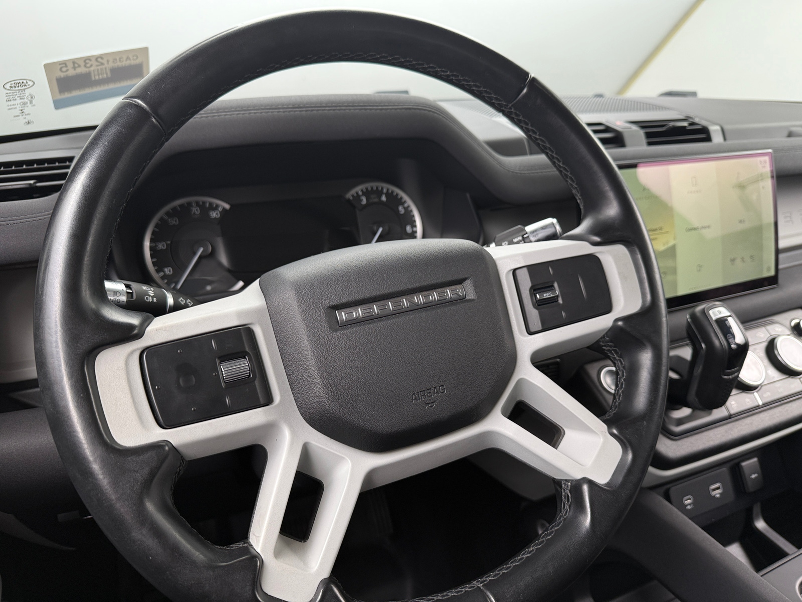 Thumbnail: 2022 Land Rover Defender - 4
