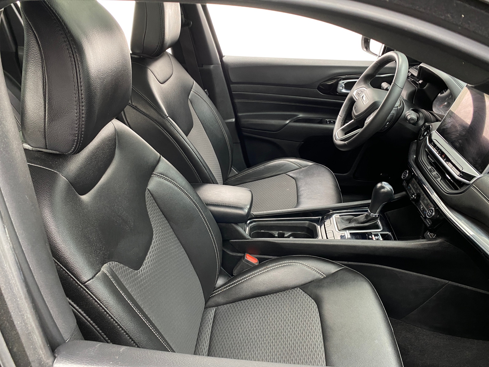 Thumbnail: 2023 Jeep Compass - 2