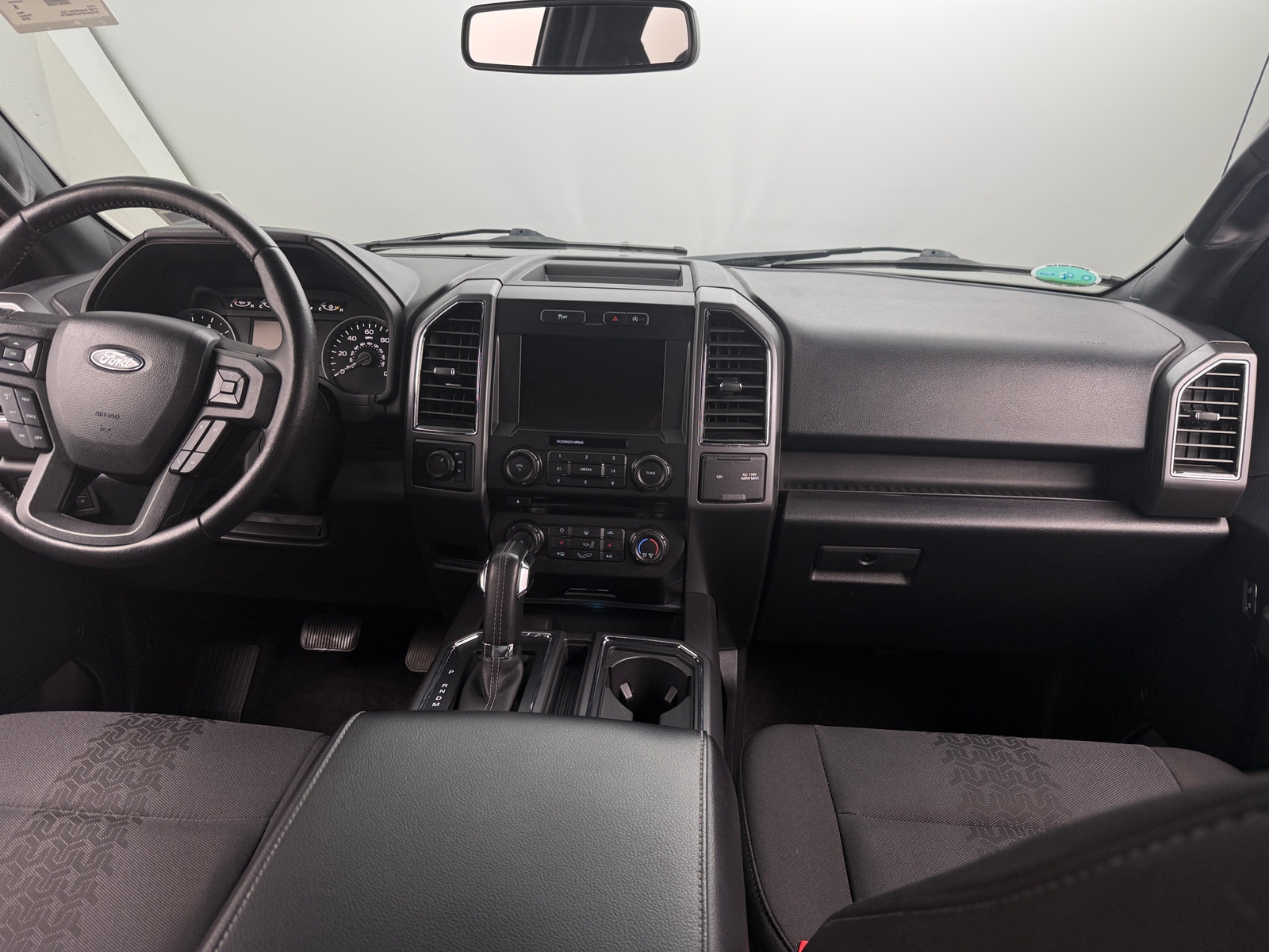 Thumbnail: 2018 Ford Econoline - 3