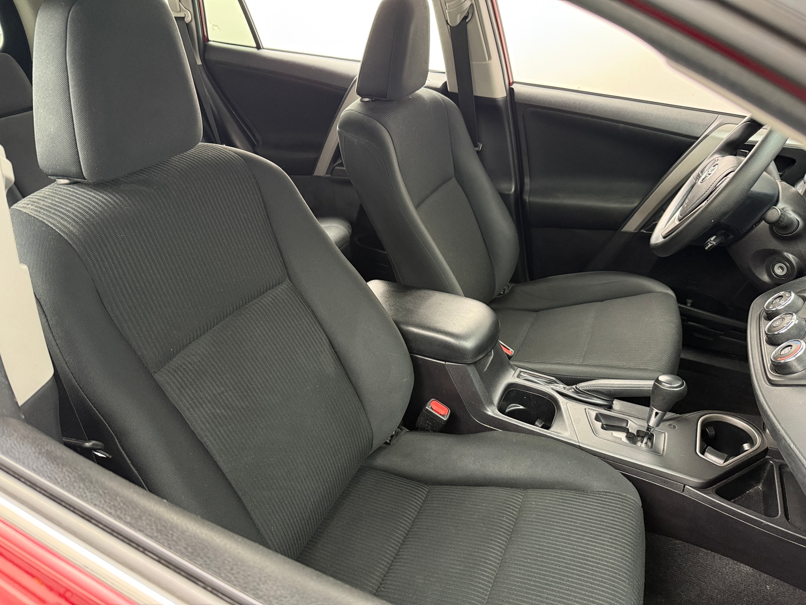 Thumbnail: 2018 Toyota RAV4 - 2