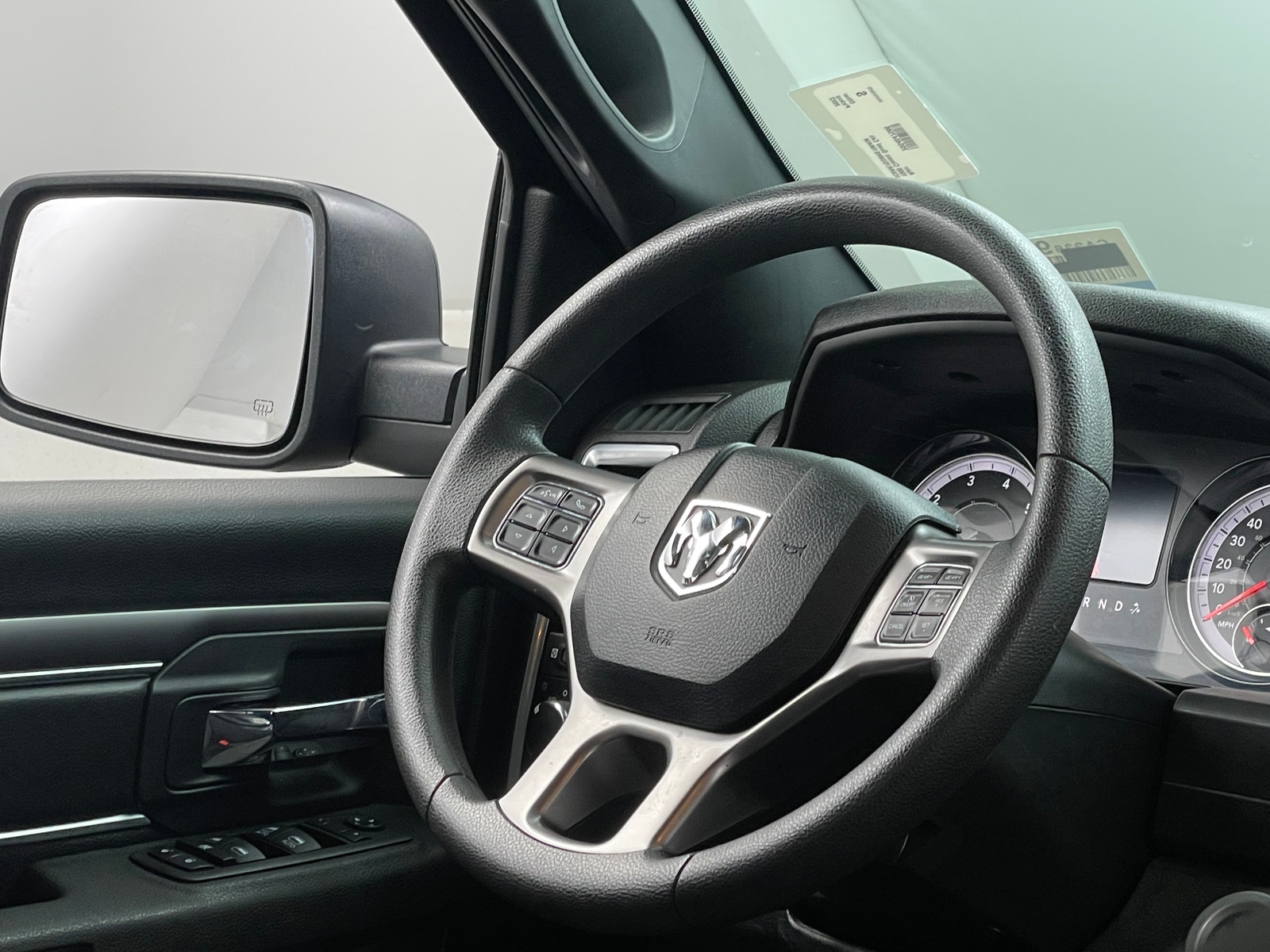 Thumbnail: 2022 RAM 1500 Classic - 5