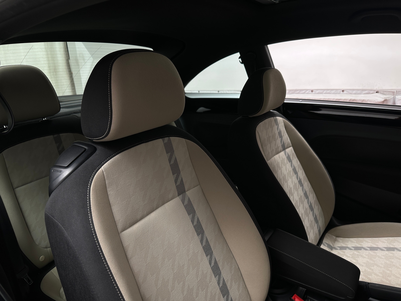 Thumbnail: 2018 Volkswagen Beetle - 2