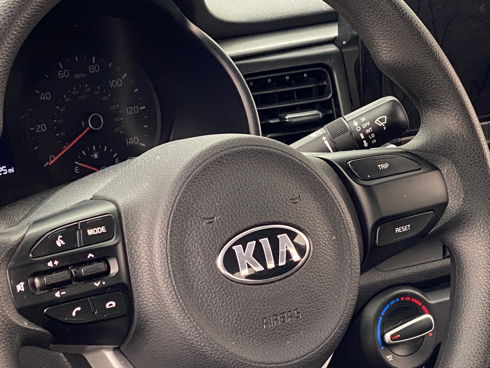 Thumbnail: 2021 Kia Rio - 5