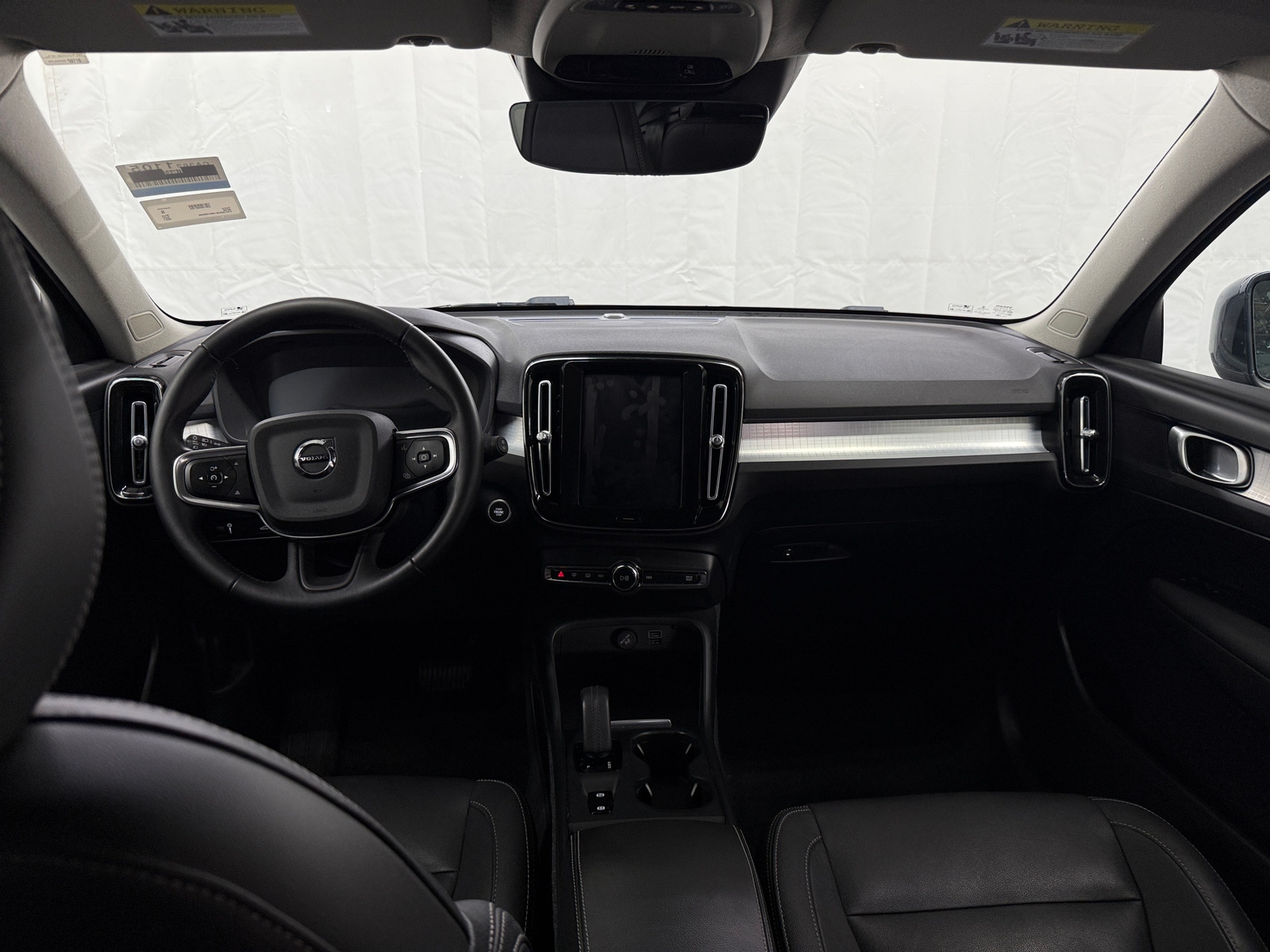 Thumbnail: 2021 Volvo XC40 - 2