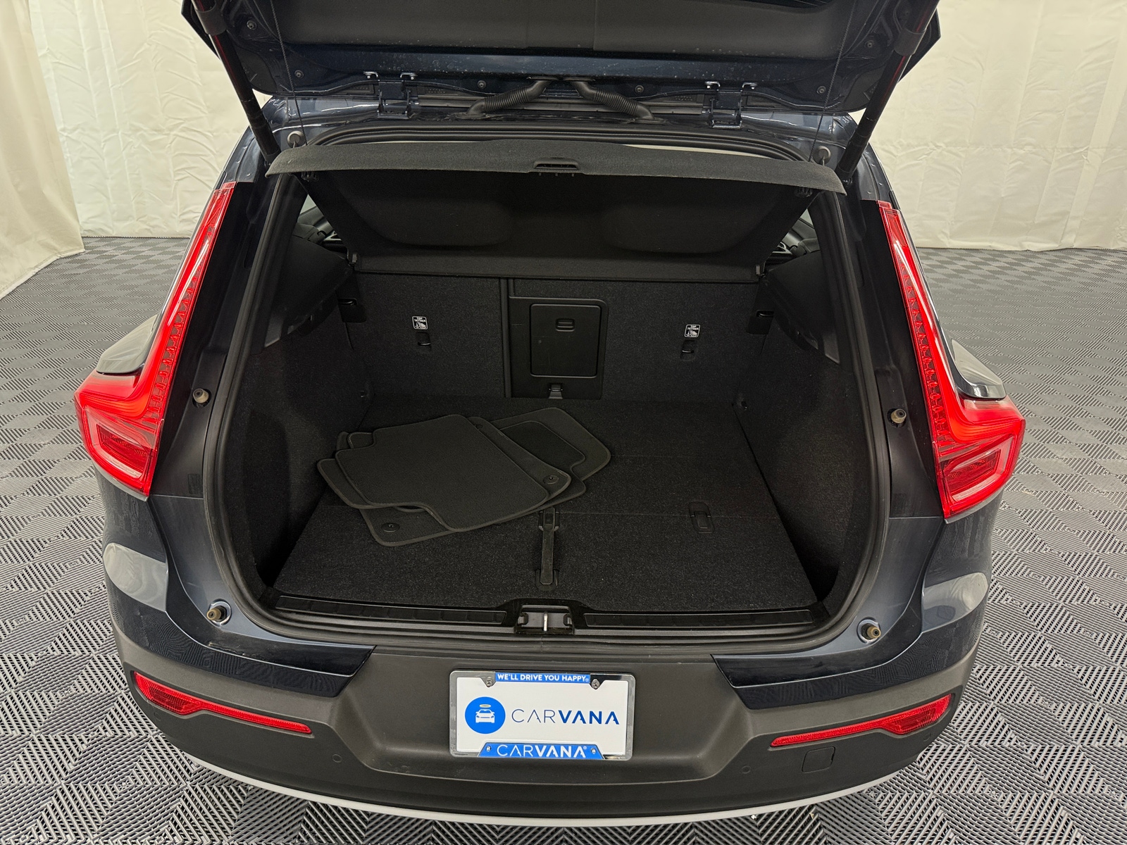 Thumbnail: 2021 Volvo XC40 - 6