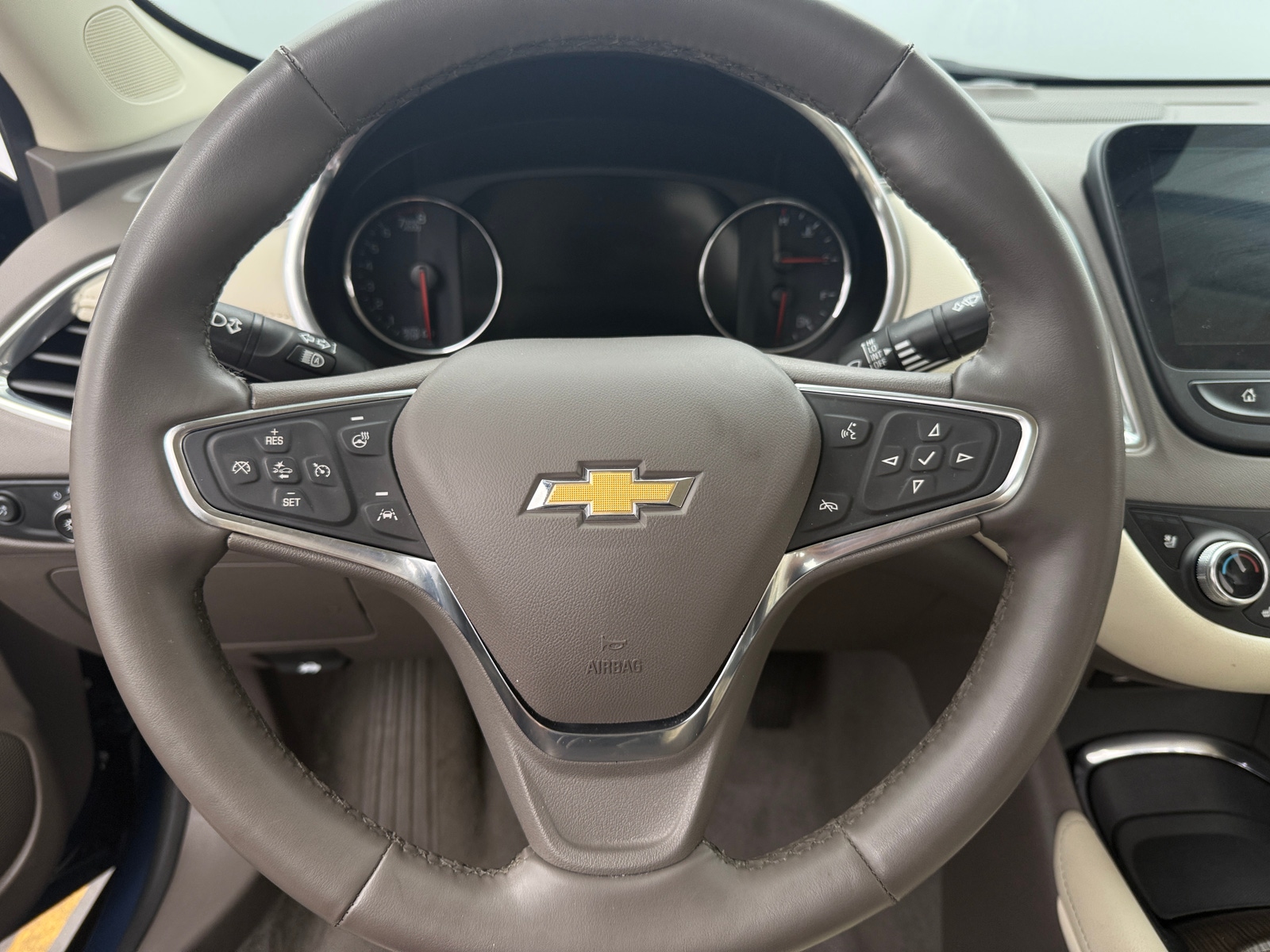 Thumbnail: 2024 Chevrolet Malibu - 4