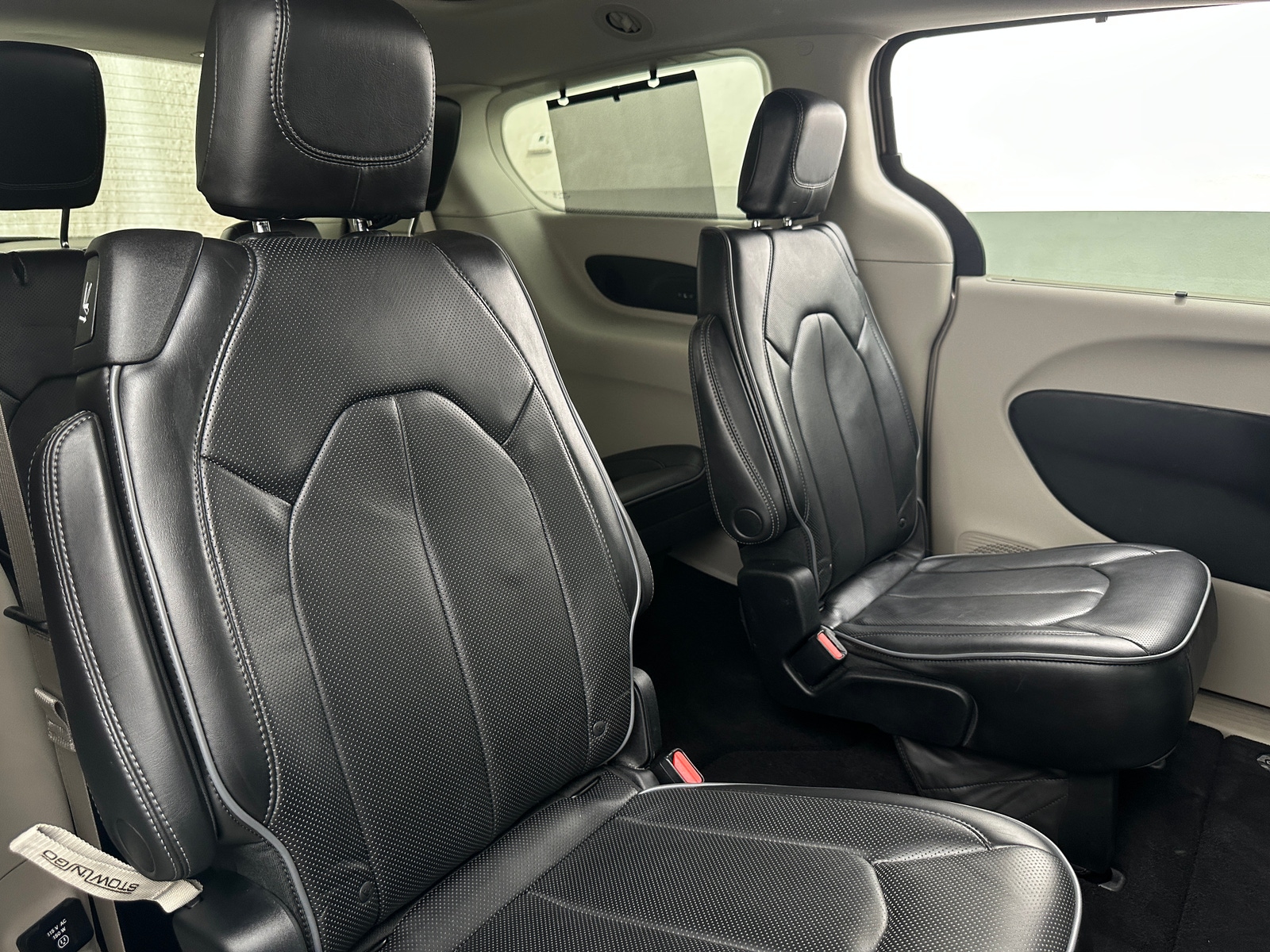 Thumbnail: 2018 Chrysler Pacifica - 5