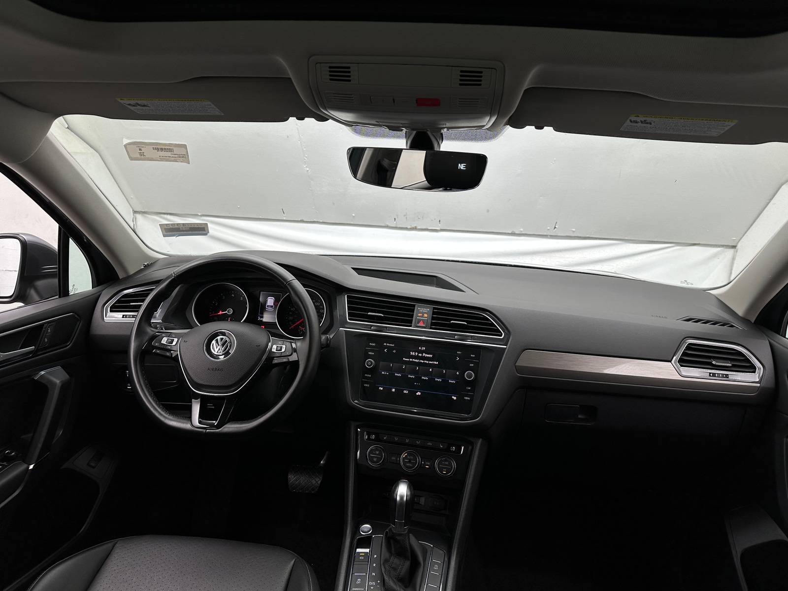 Thumbnail: 2018 Volkswagen Tiguan - 2