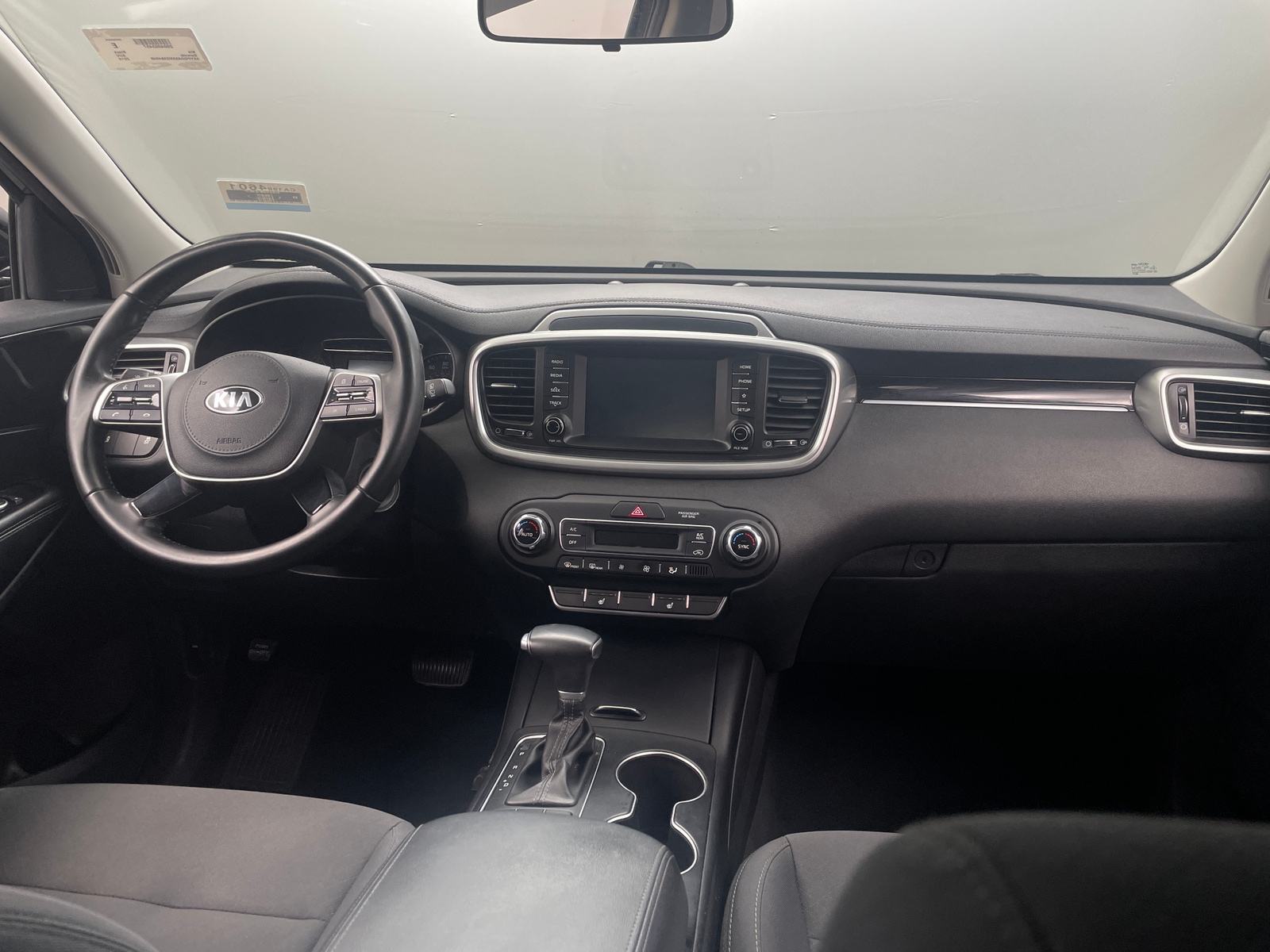 Thumbnail: 2019 Kia Sorento - 3