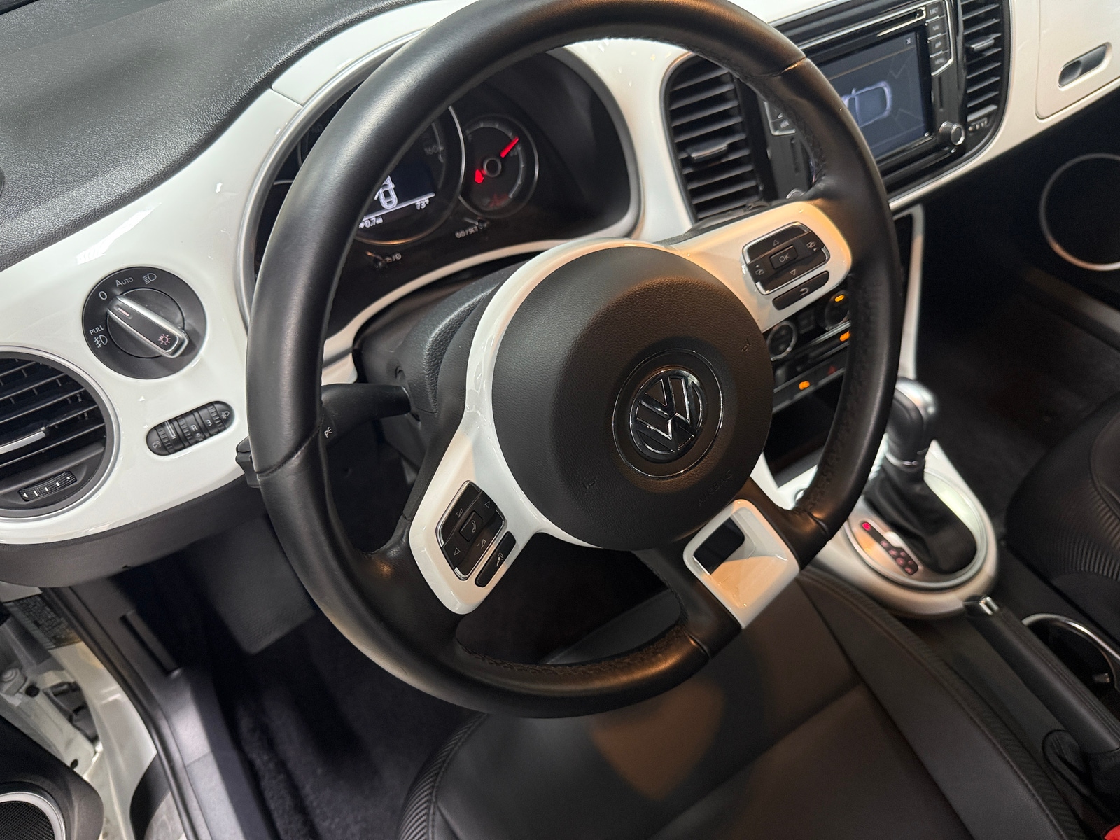 Thumbnail: 2019 Volkswagen Beetle - 4