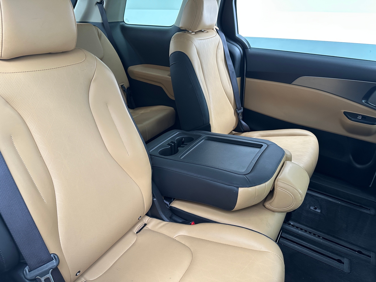 Thumbnail: 2023 Kia Carnival - 5