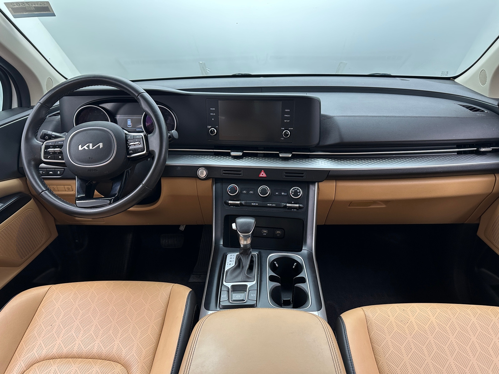 Thumbnail: 2023 Kia Carnival - 2