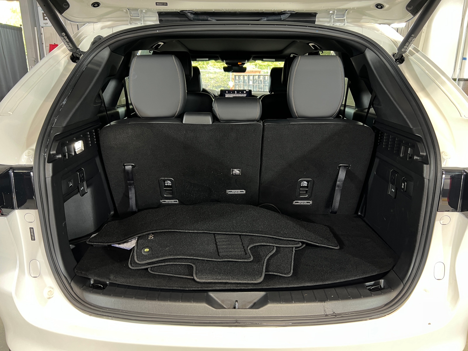 Thumbnail: 2024 Mazda CX-90 - 6