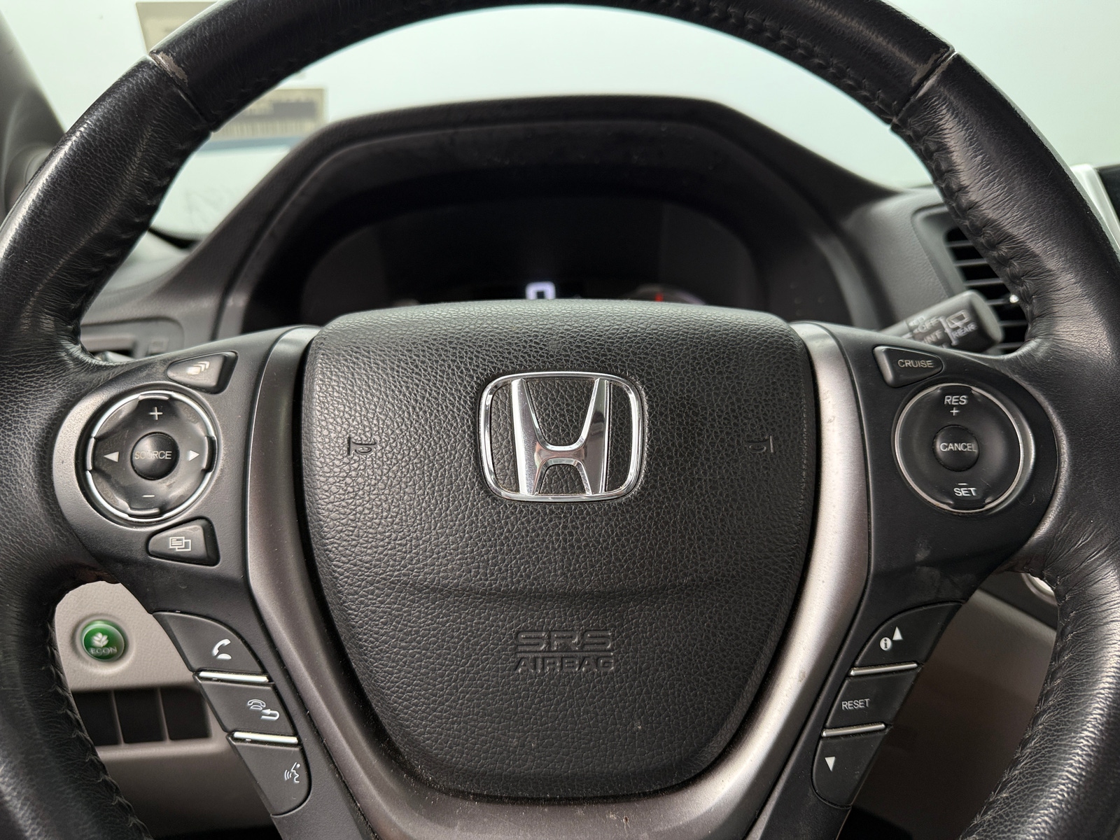 Thumbnail: 2017 Honda Pilot - 4