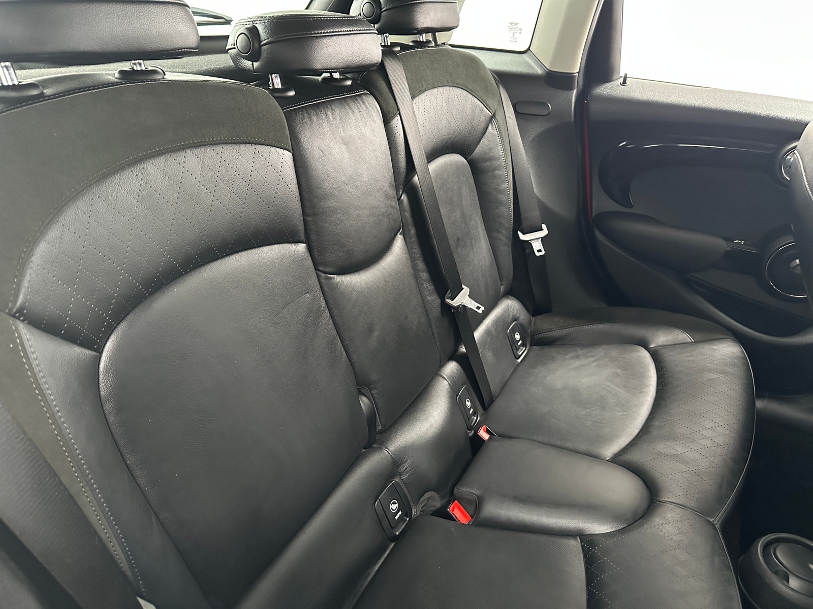Thumbnail: 2016 MINI Cooper Hardtop - 6