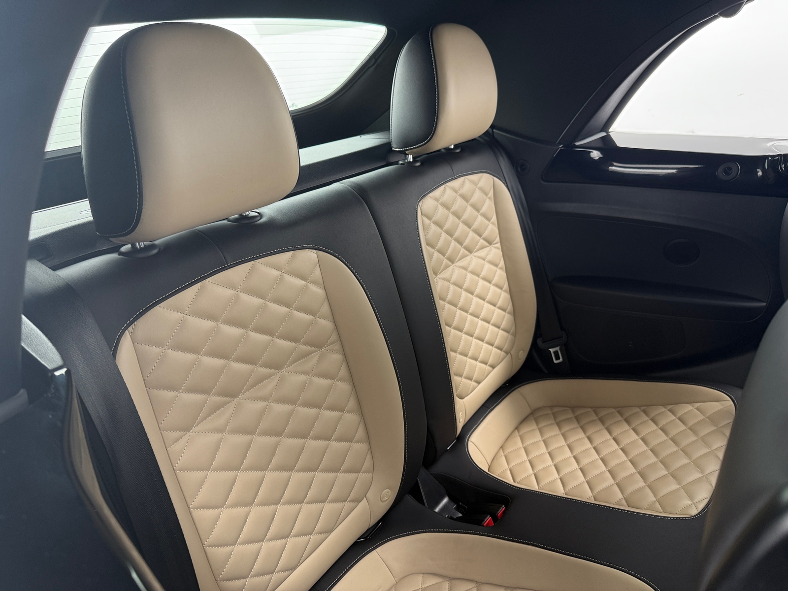 Thumbnail: 2019 Volkswagen Beetle - 5