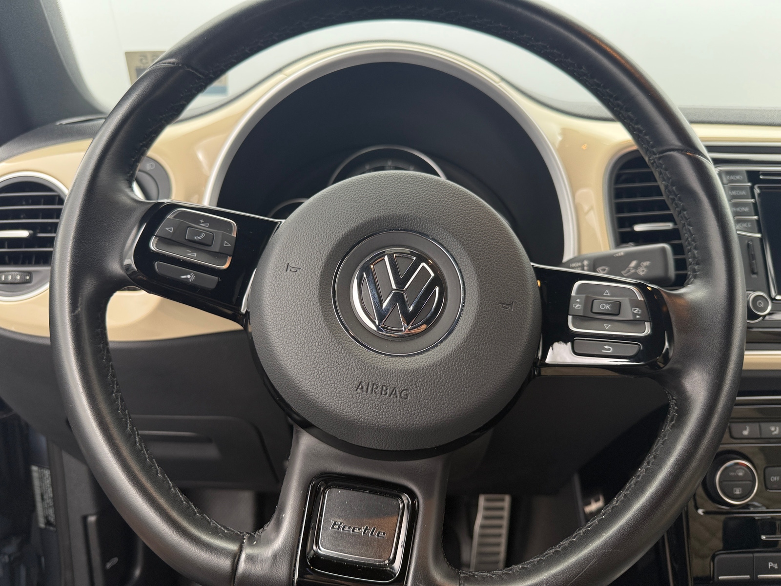 Thumbnail: 2019 Volkswagen Beetle - 4
