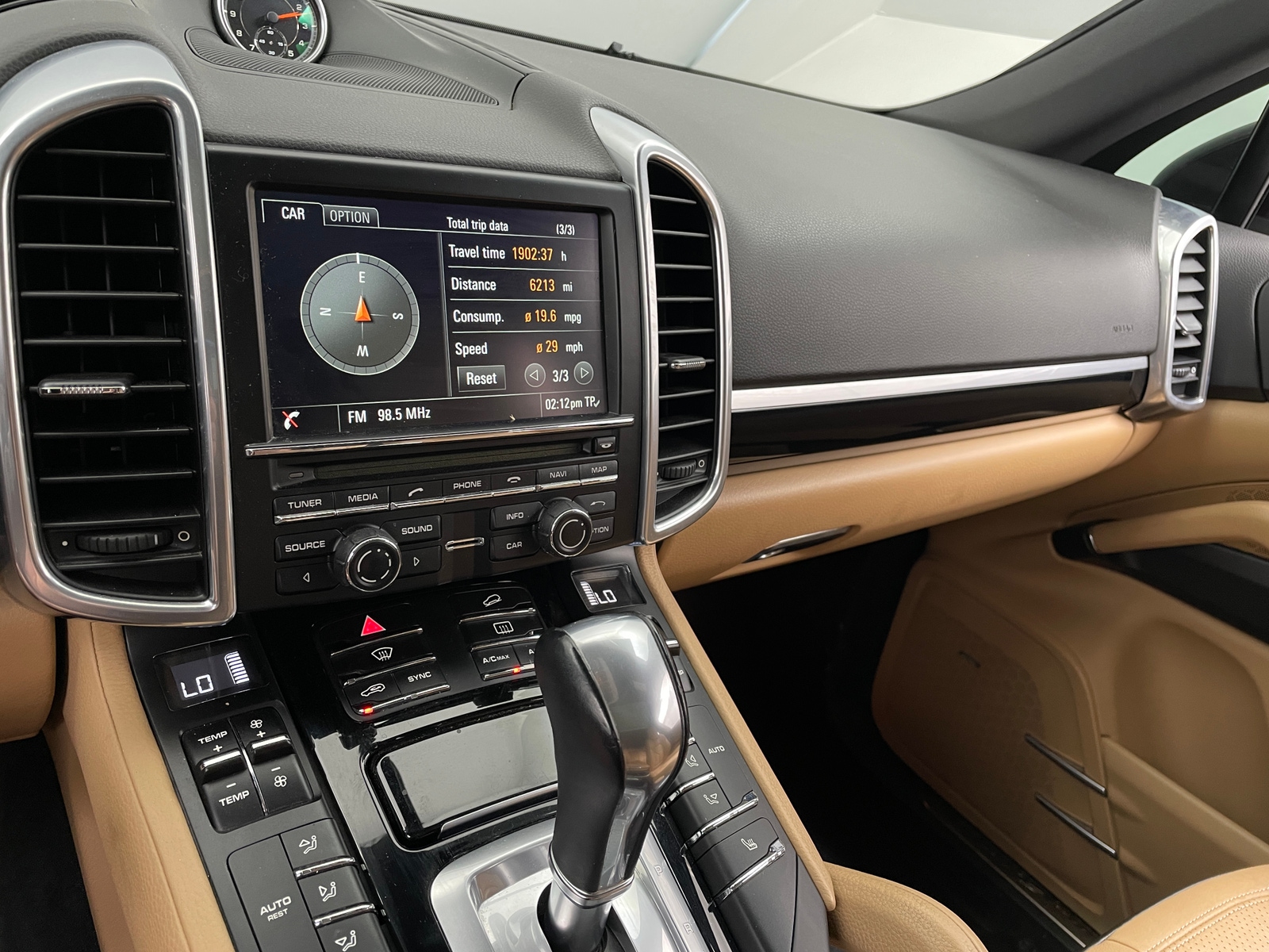 Thumbnail: 2014 Porsche Cayenne - 3