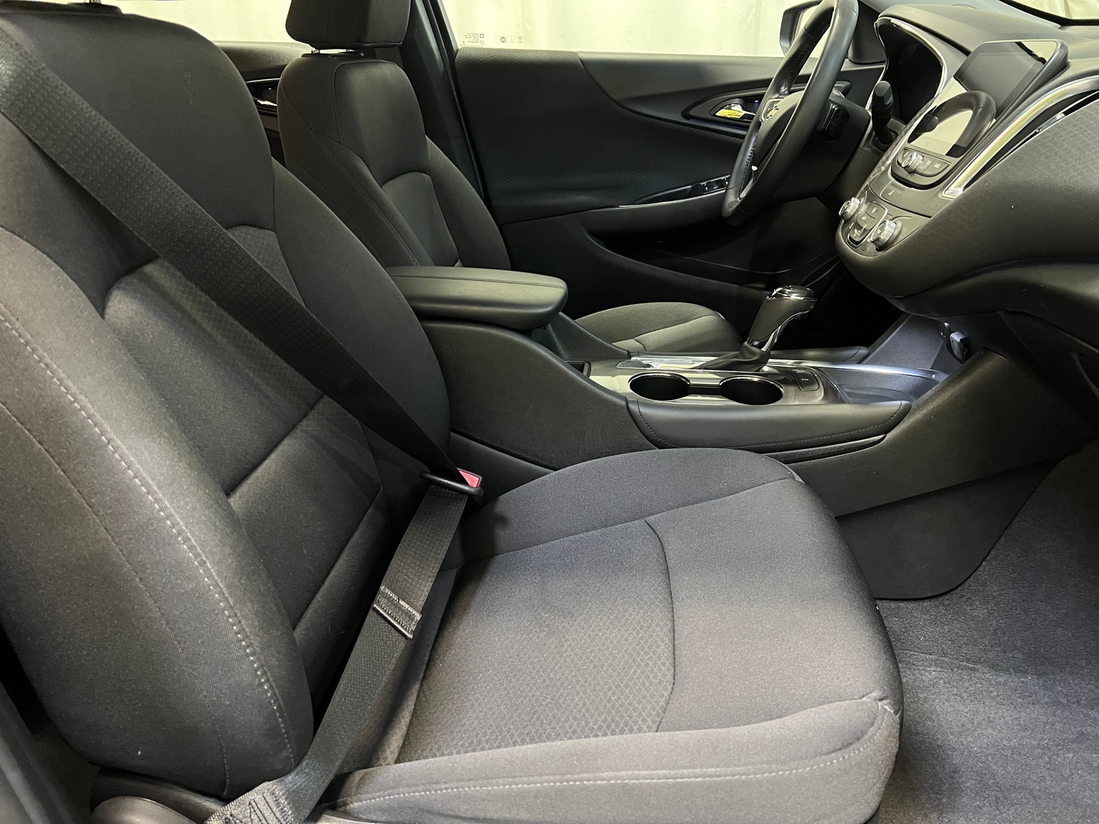 Thumbnail: 2018 Chevrolet Malibu - 2