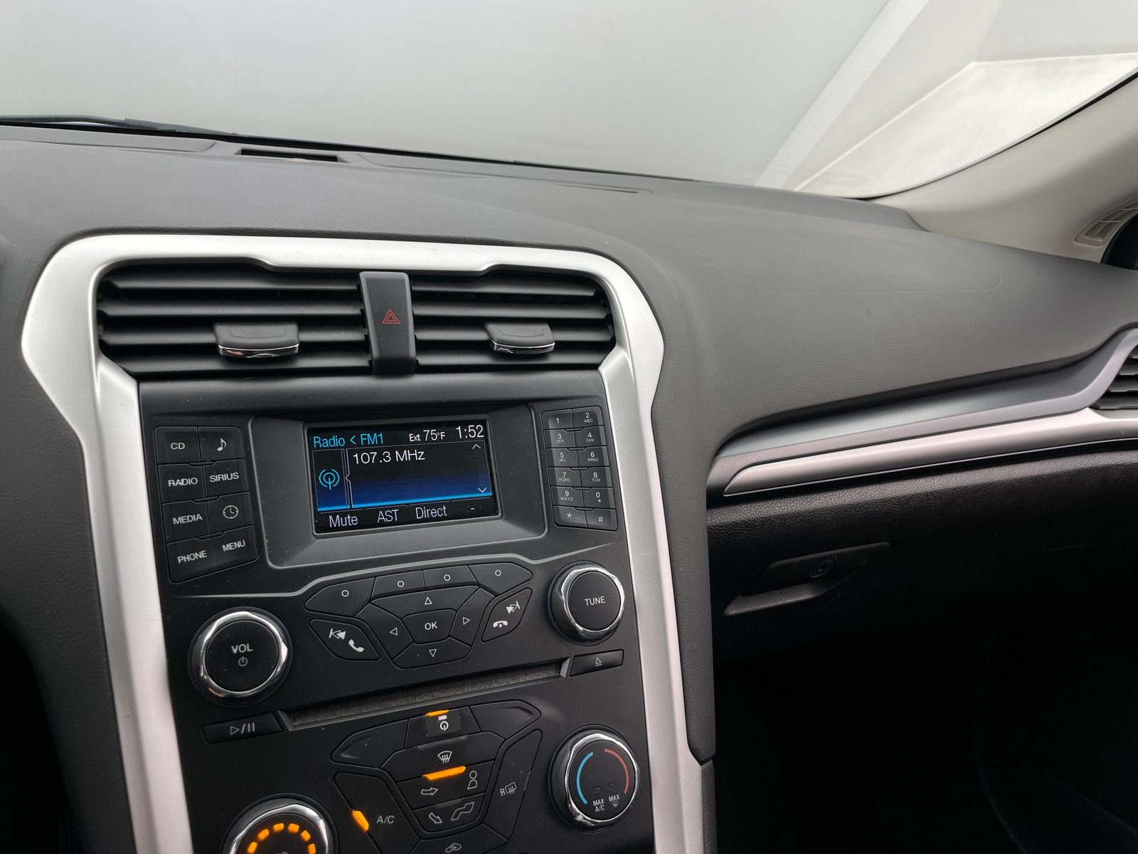 Thumbnail: 2013 Ford Fusion - 4