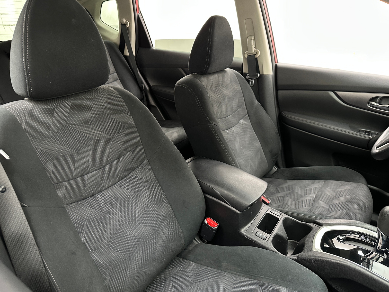 Thumbnail: 2016 Nissan Rogue - 2