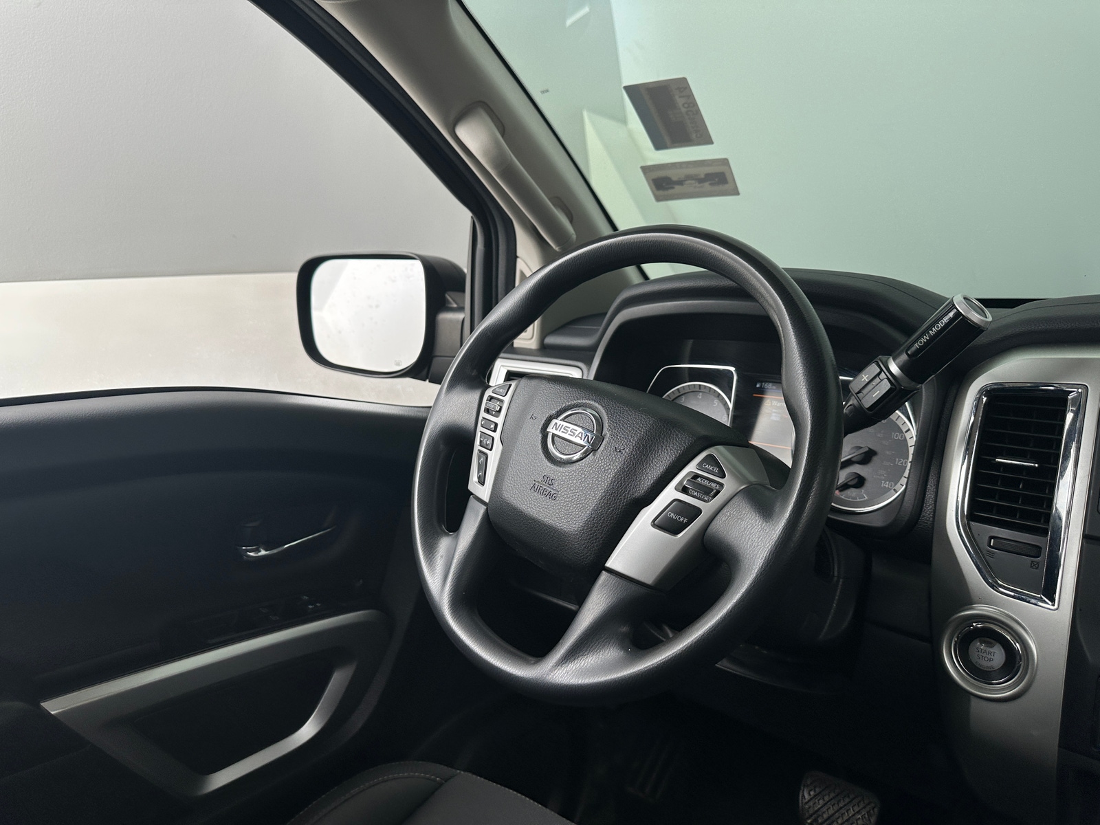 Thumbnail: 2019 Nissan Titan - 5