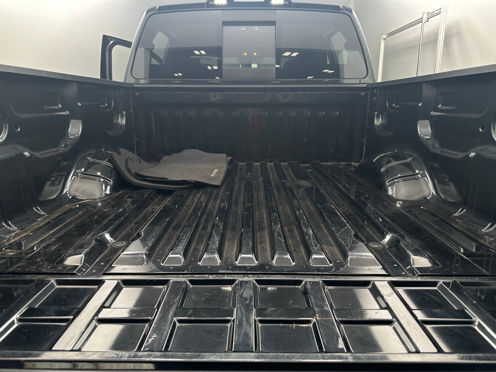 Thumbnail: 2019 Nissan Titan - 7