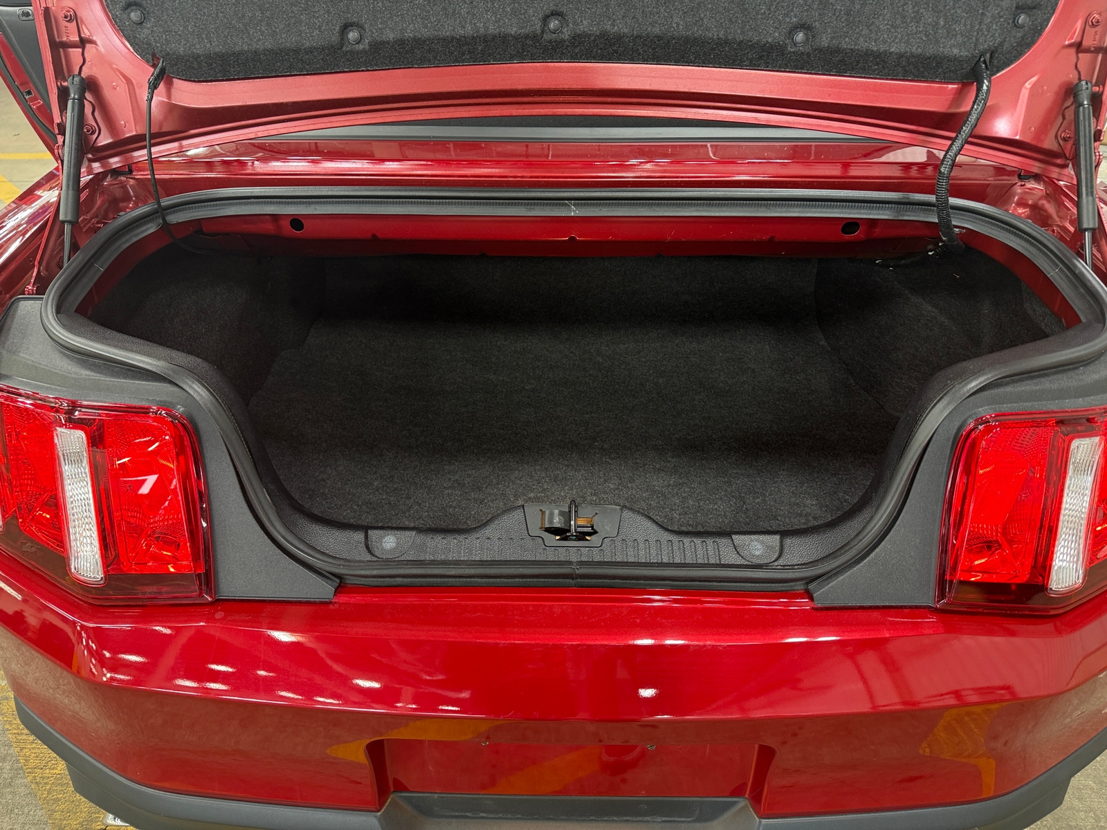 Thumbnail: 2011 Ford Mustang - 6