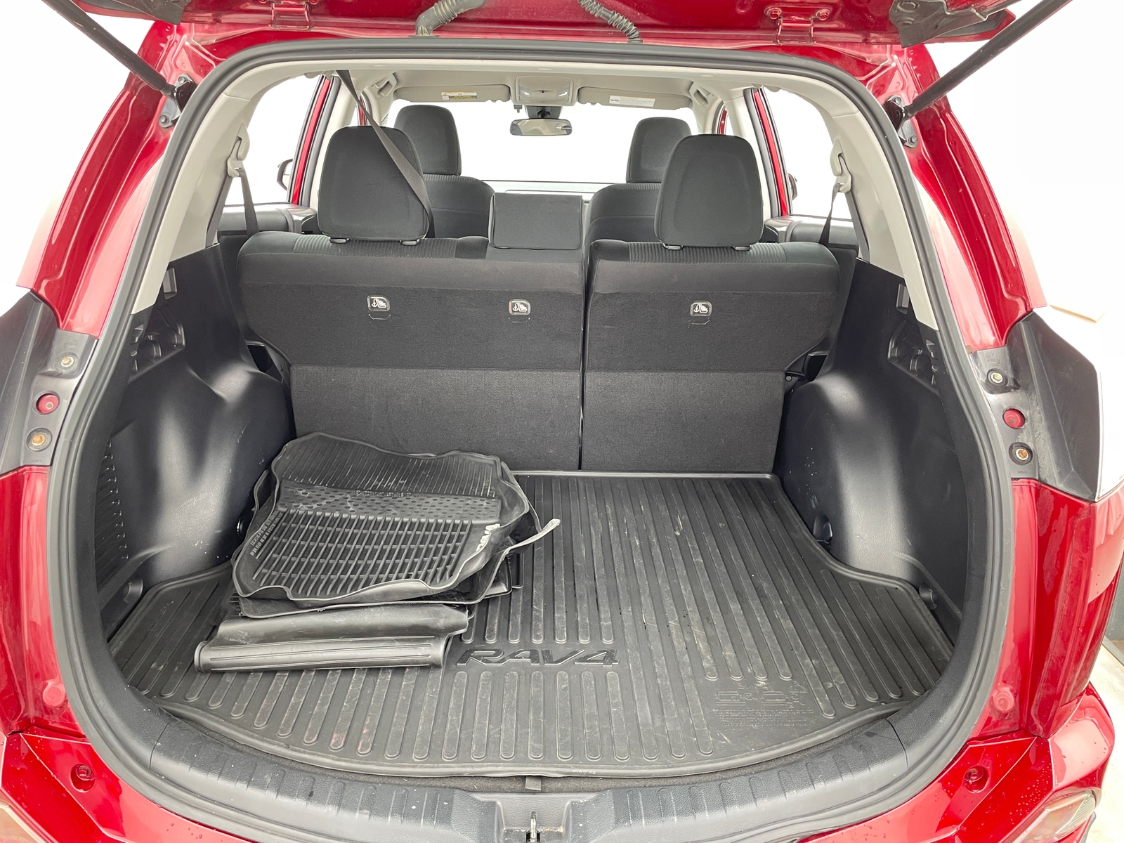 Thumbnail: 2018 Toyota RAV4 - 7