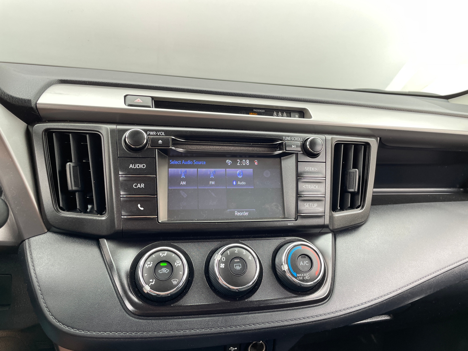 Thumbnail: 2018 Toyota RAV4 - 4