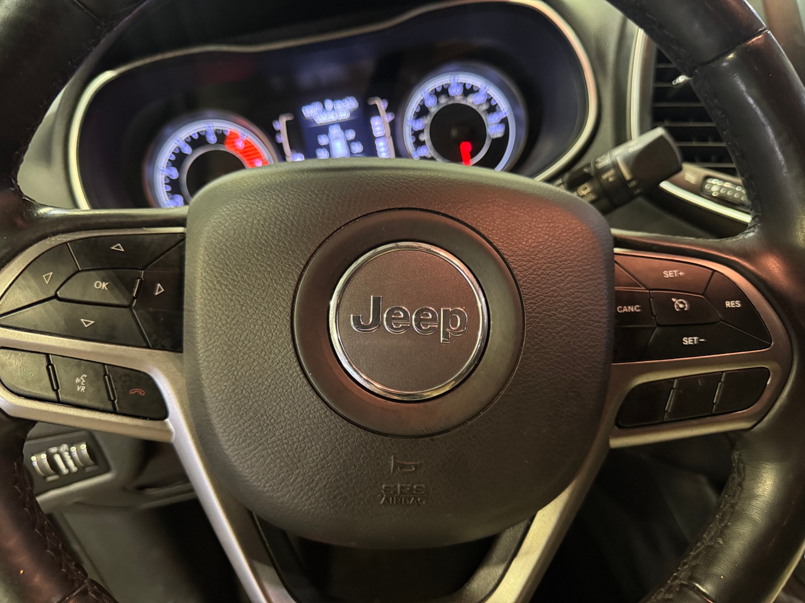 Thumbnail: 2020 Jeep Cherokee - 5