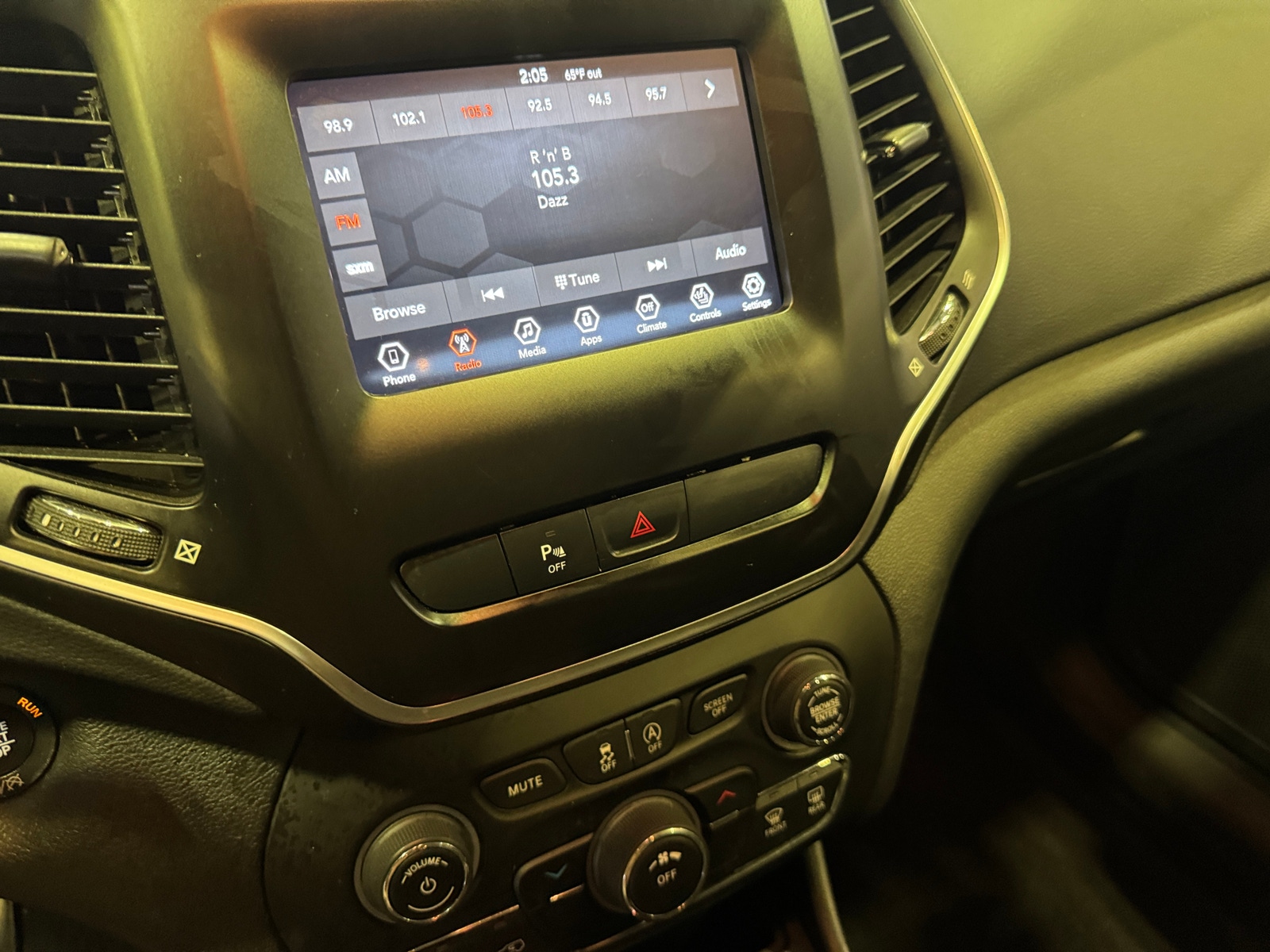 Thumbnail: 2020 Jeep Cherokee - 4