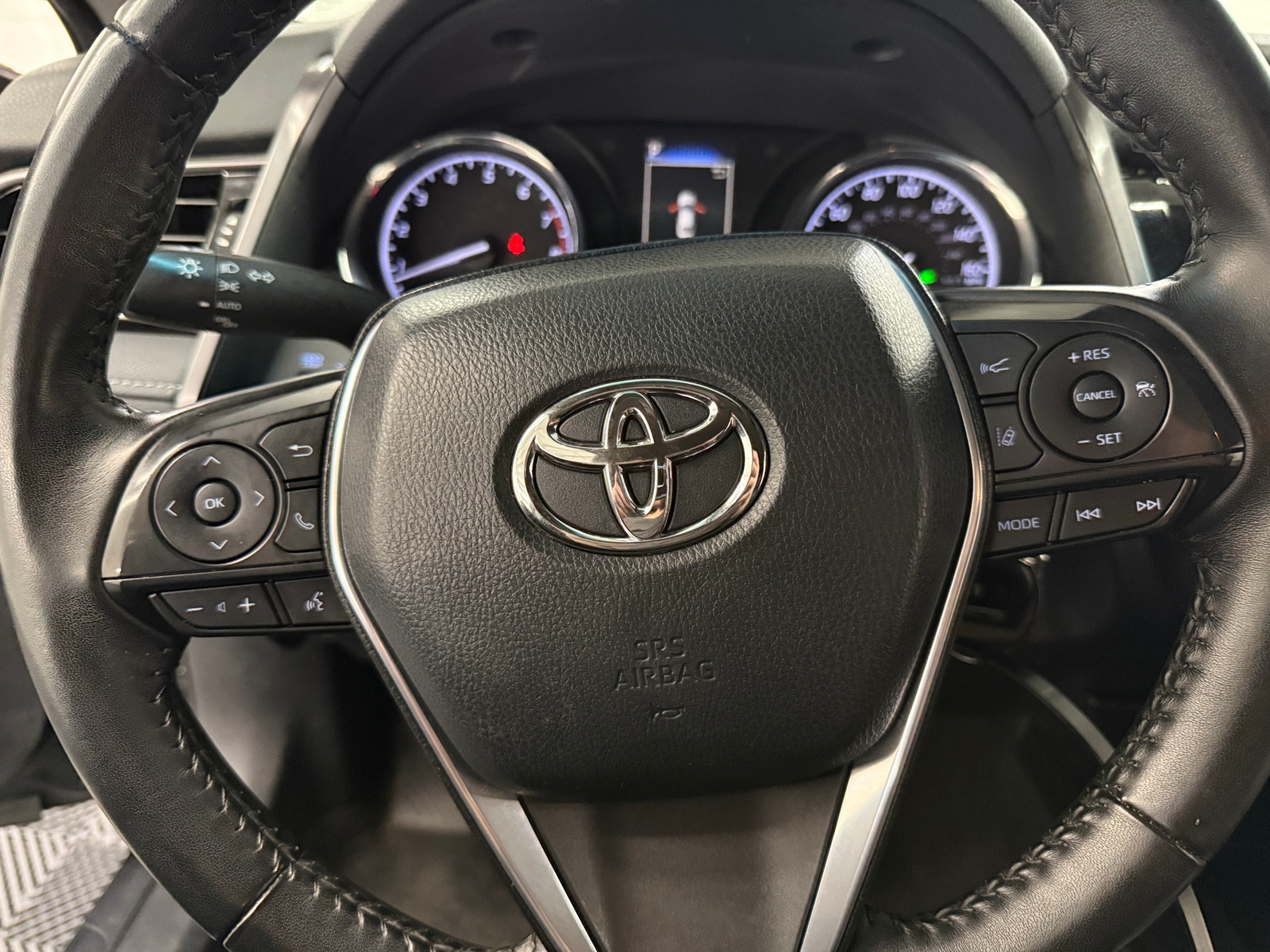 Thumbnail: 2019 Toyota Camry - 4