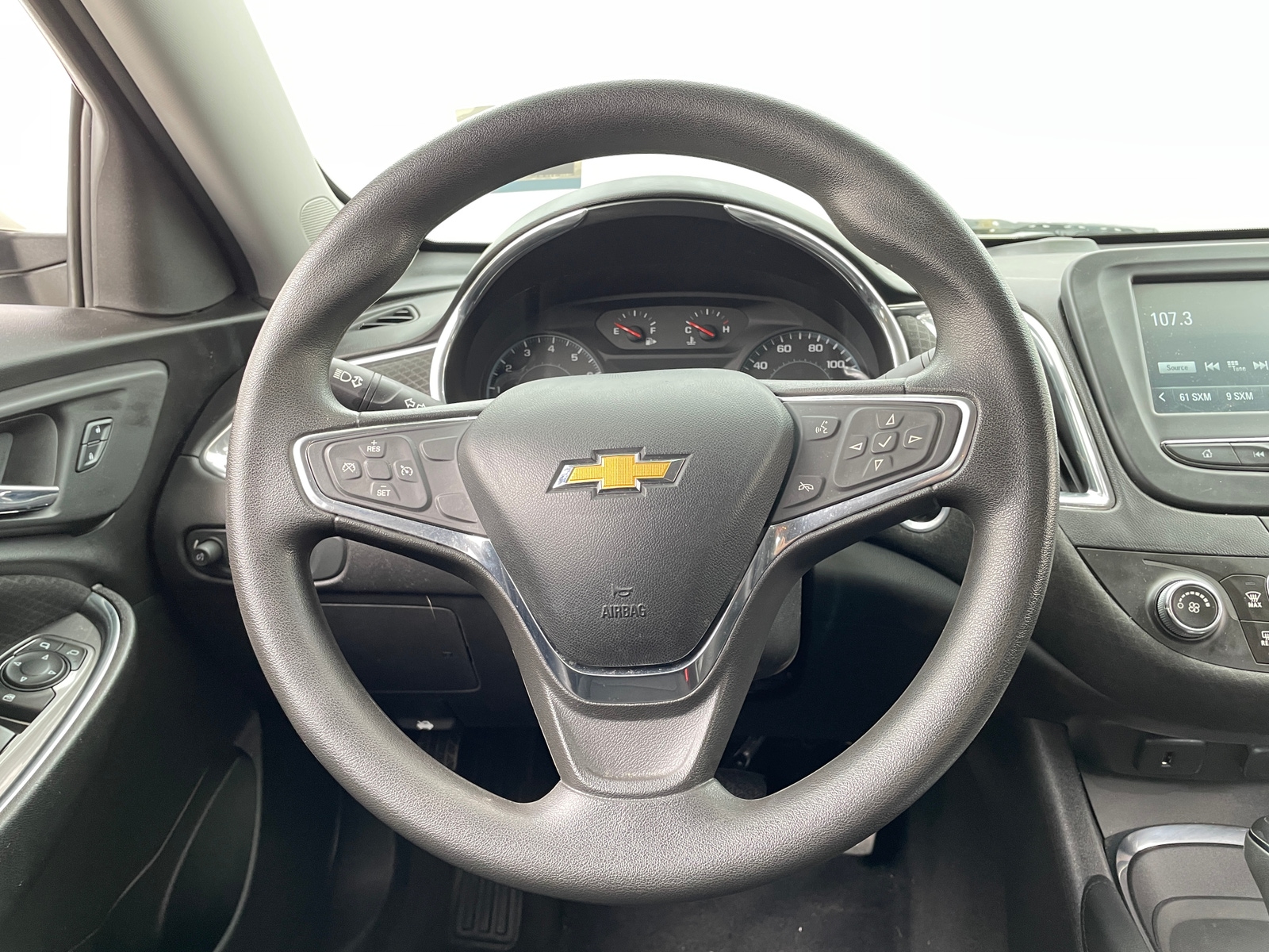 Thumbnail: 2016 Chevrolet Malibu - 5
