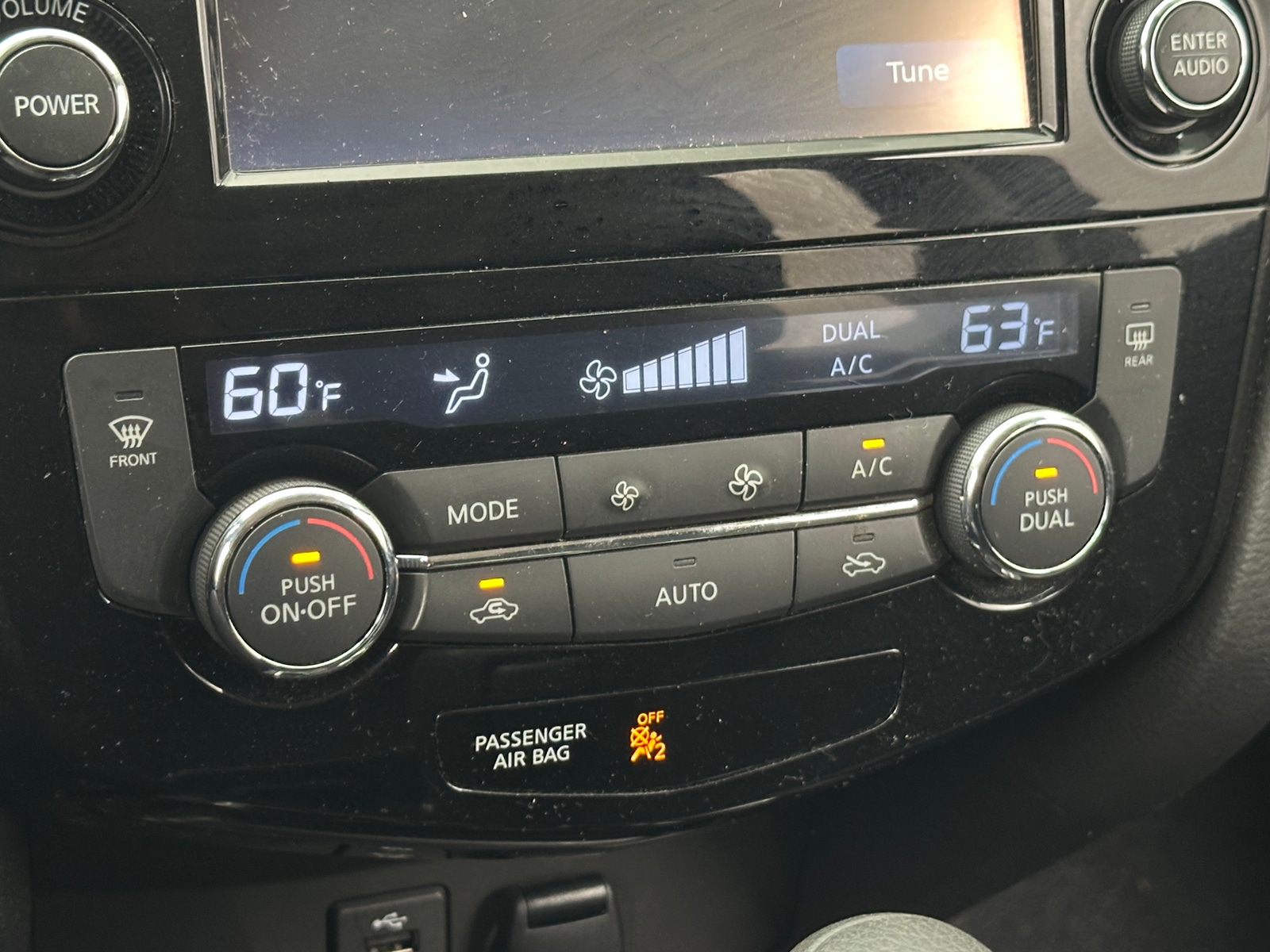 Thumbnail: 2016 Nissan Rogue - 4