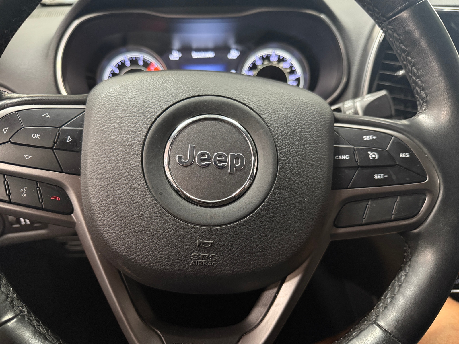 Thumbnail: 2019 Jeep Cherokee - 5