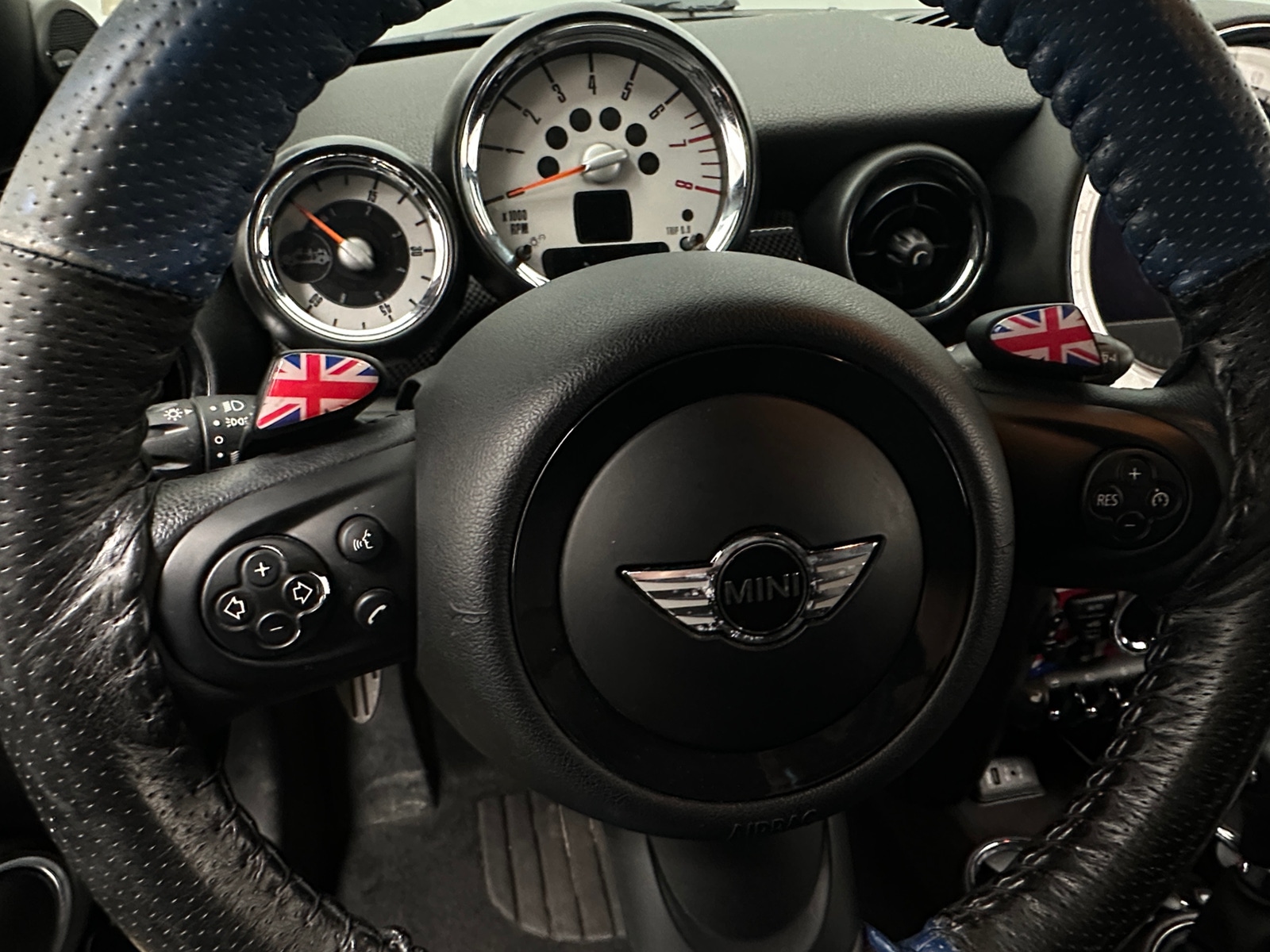 Thumbnail: 2013 MINI Cooper Roadster - 4