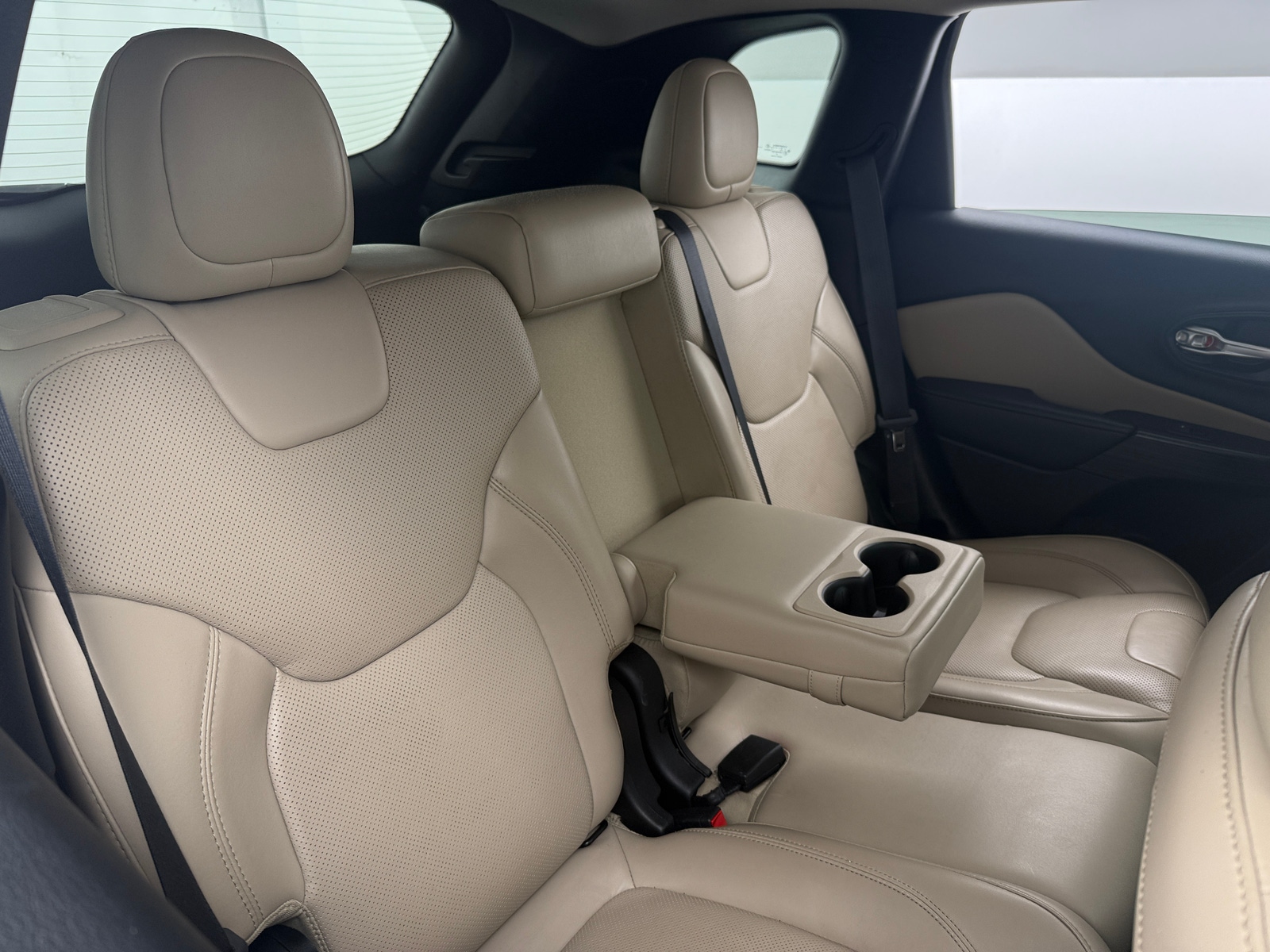 Thumbnail: 2016 Jeep Cherokee - 5