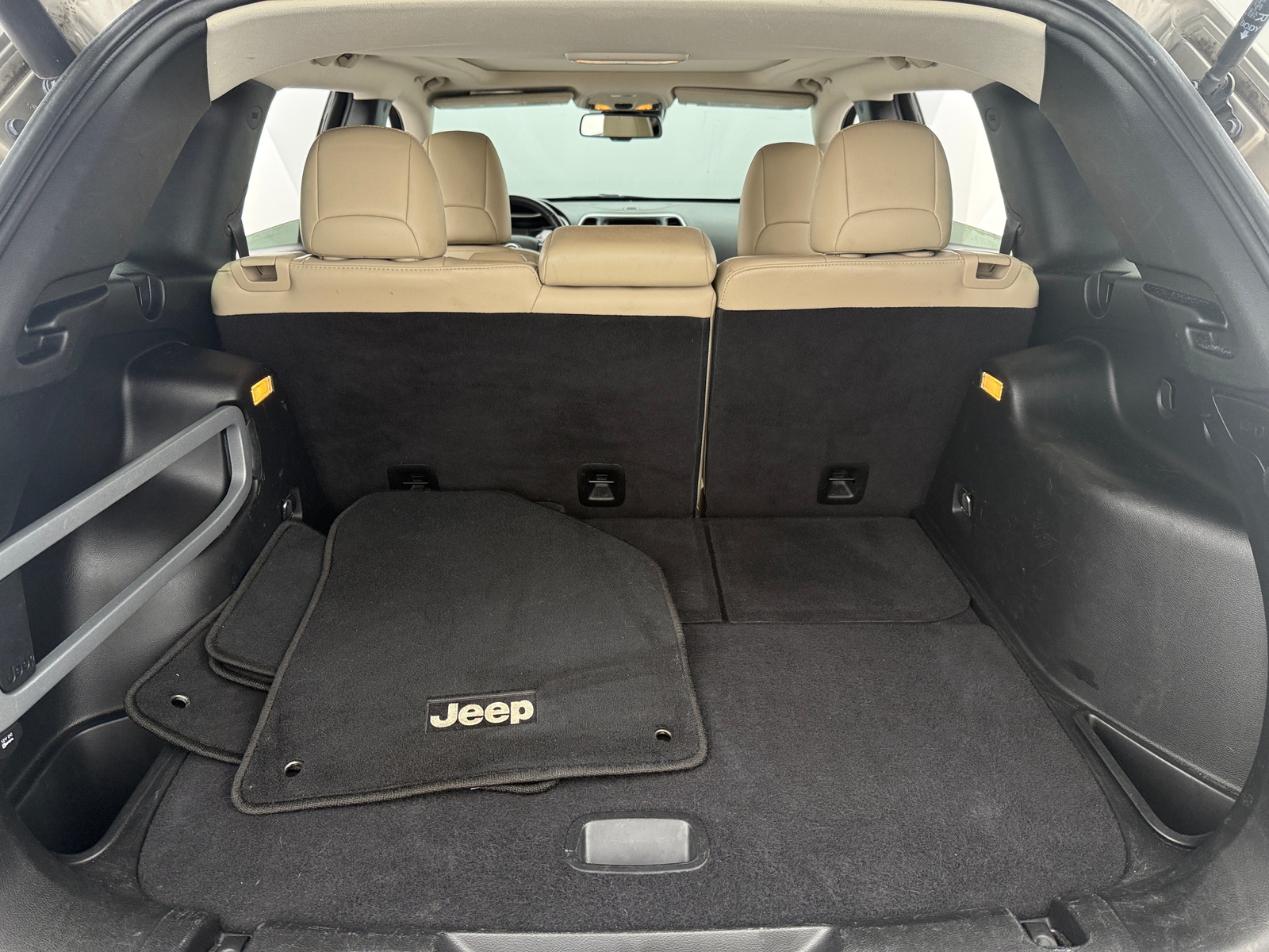 Thumbnail: 2016 Jeep Cherokee - 6