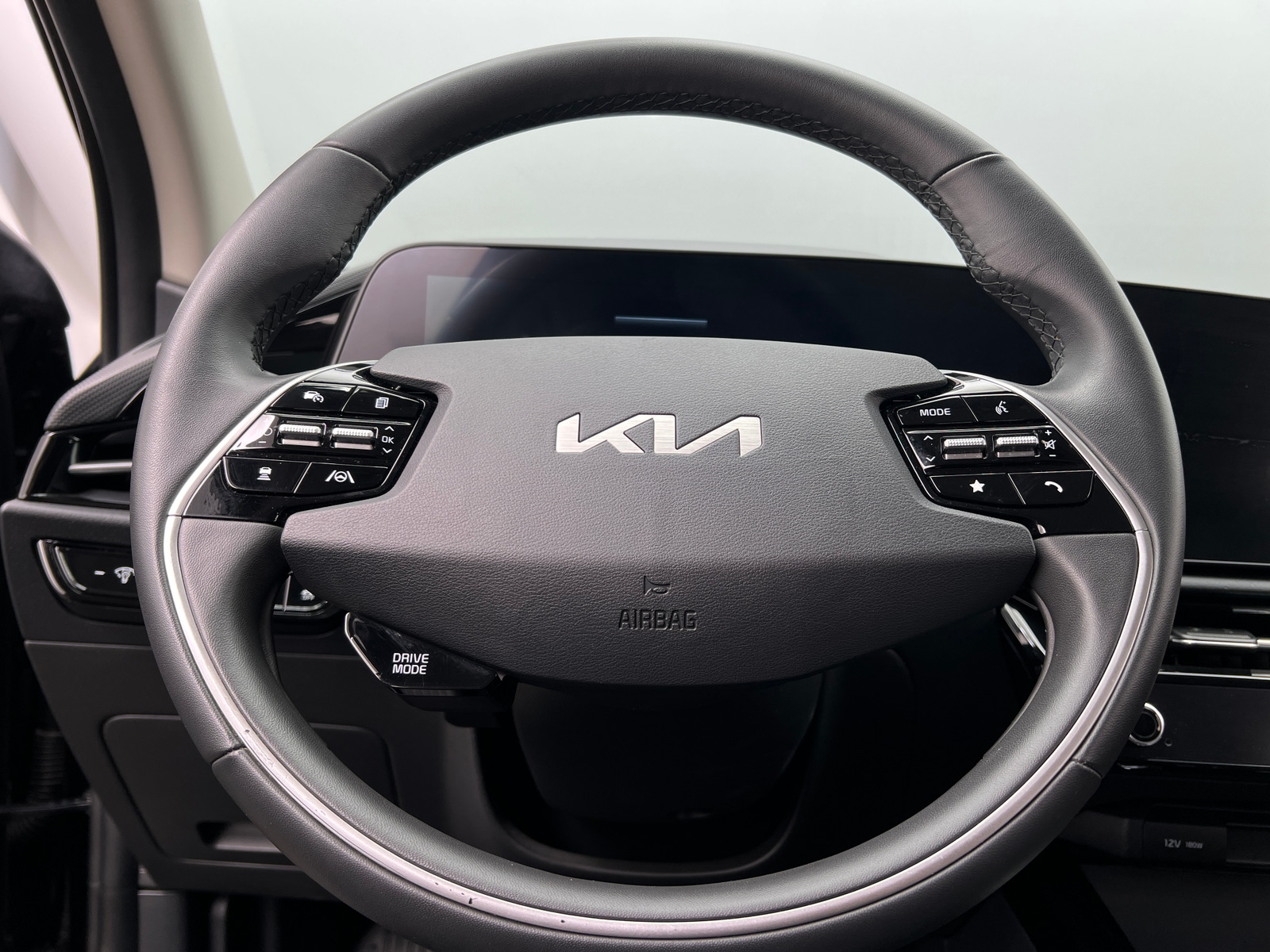 Thumbnail: 2024 Kia Niro - 5